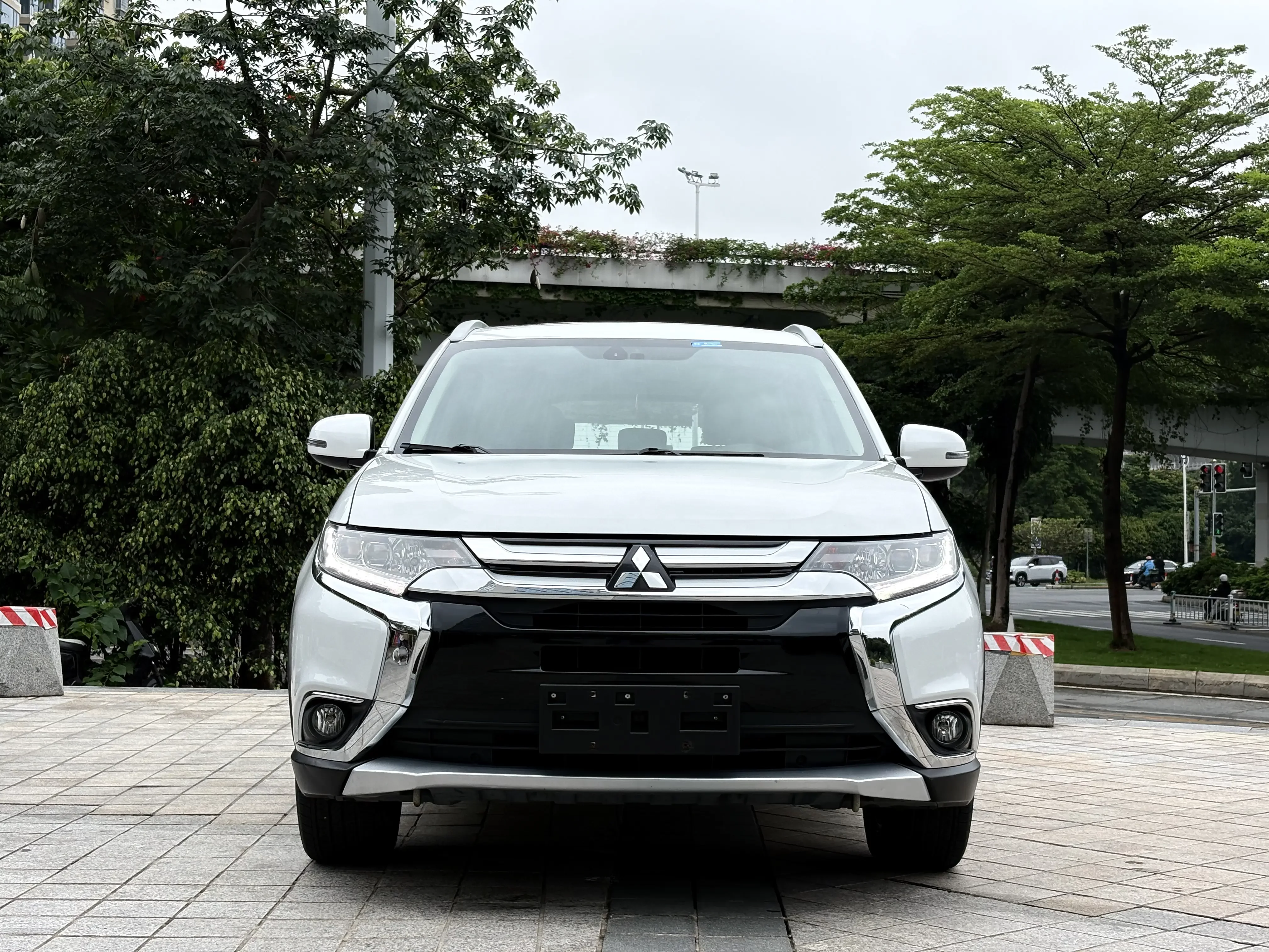 Mitsubishi Outlander  из Китая