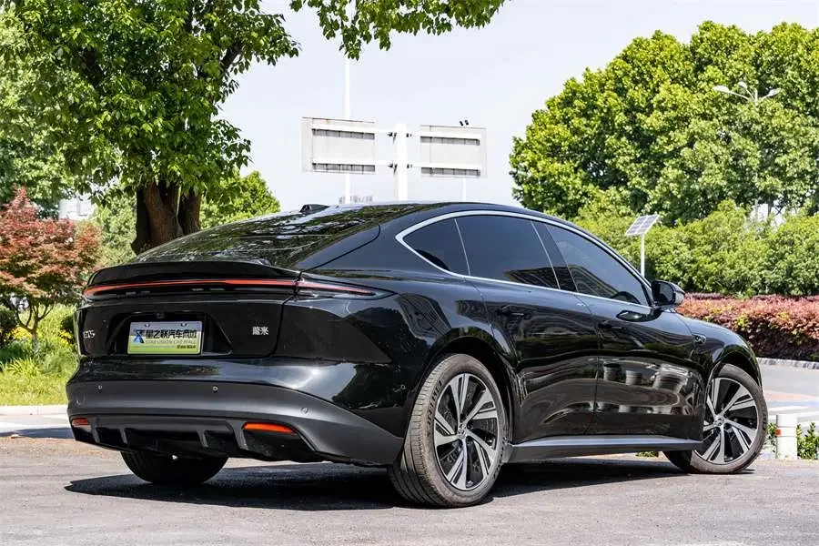NIO ET5  из Китая