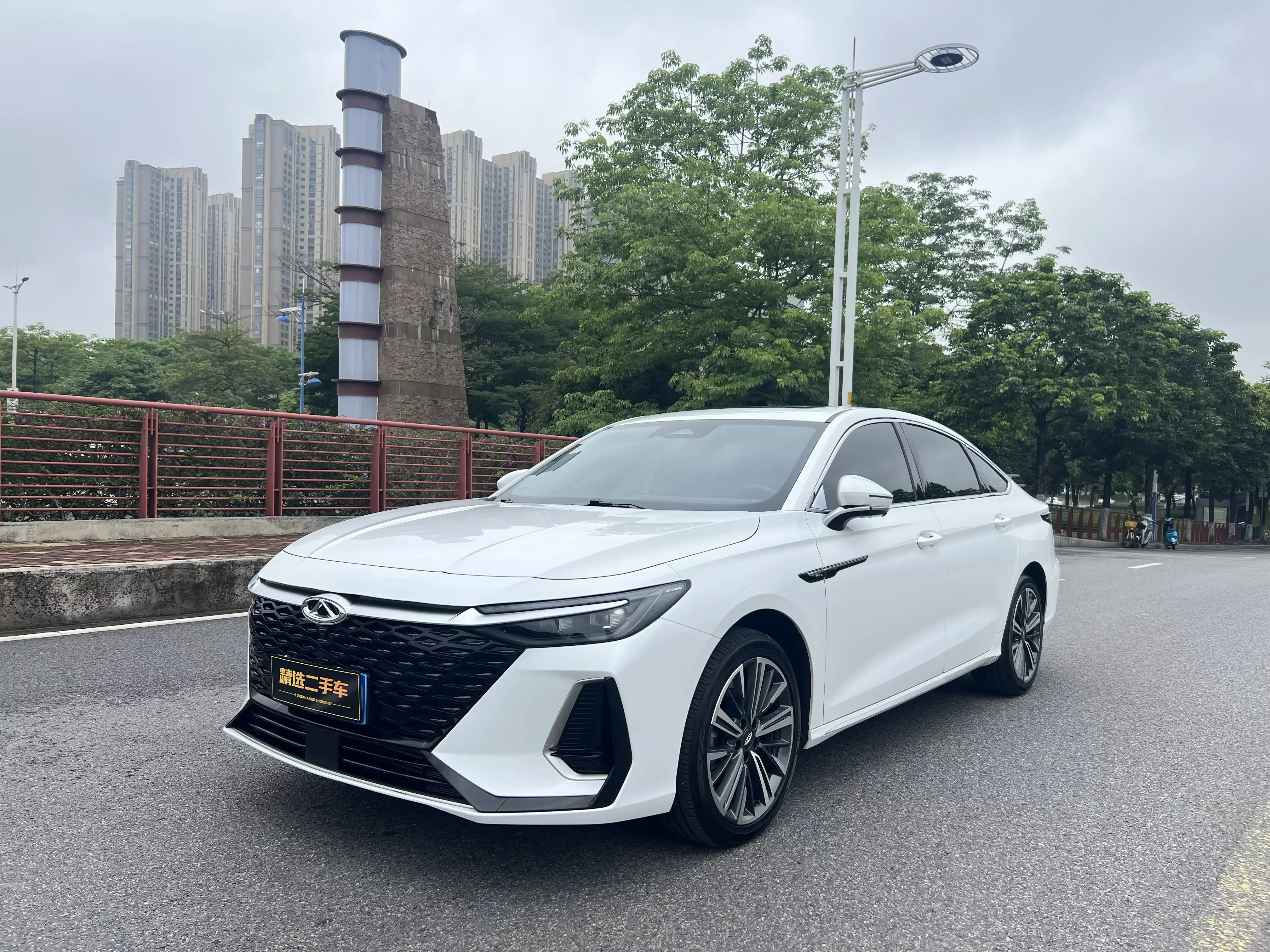 Chery Arrizo 8