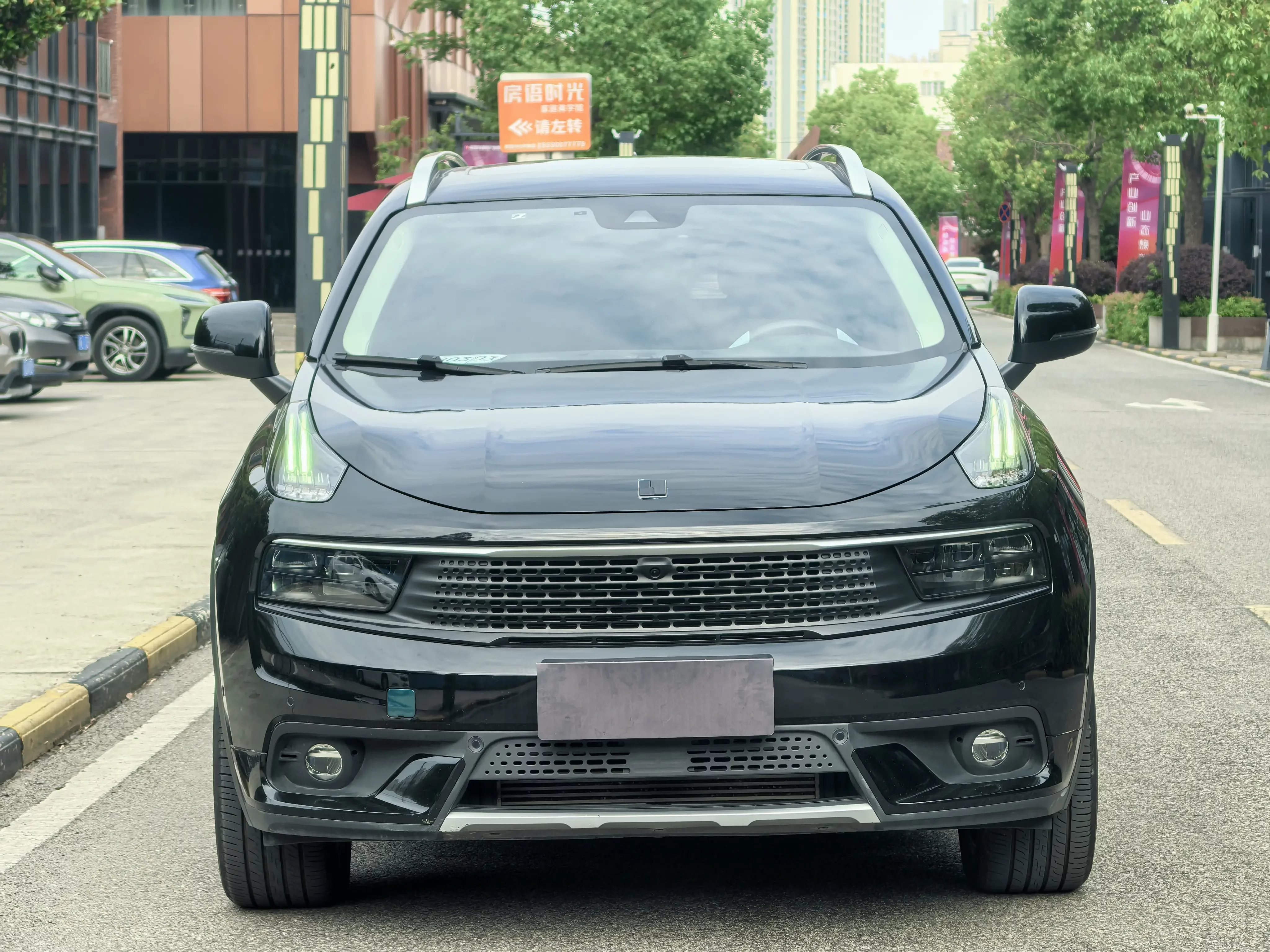 Lynk & Co 01