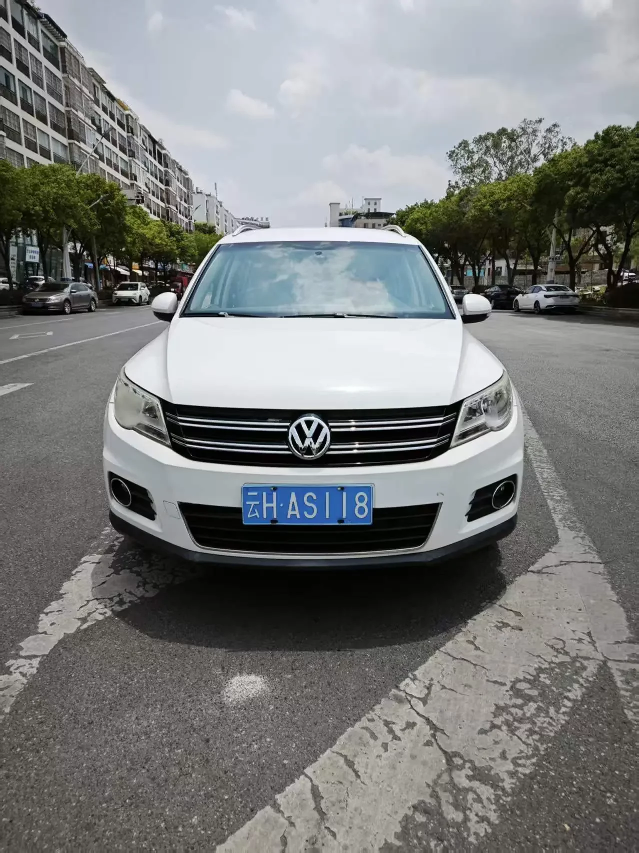 Volkswagen Tiguan (Tharu)