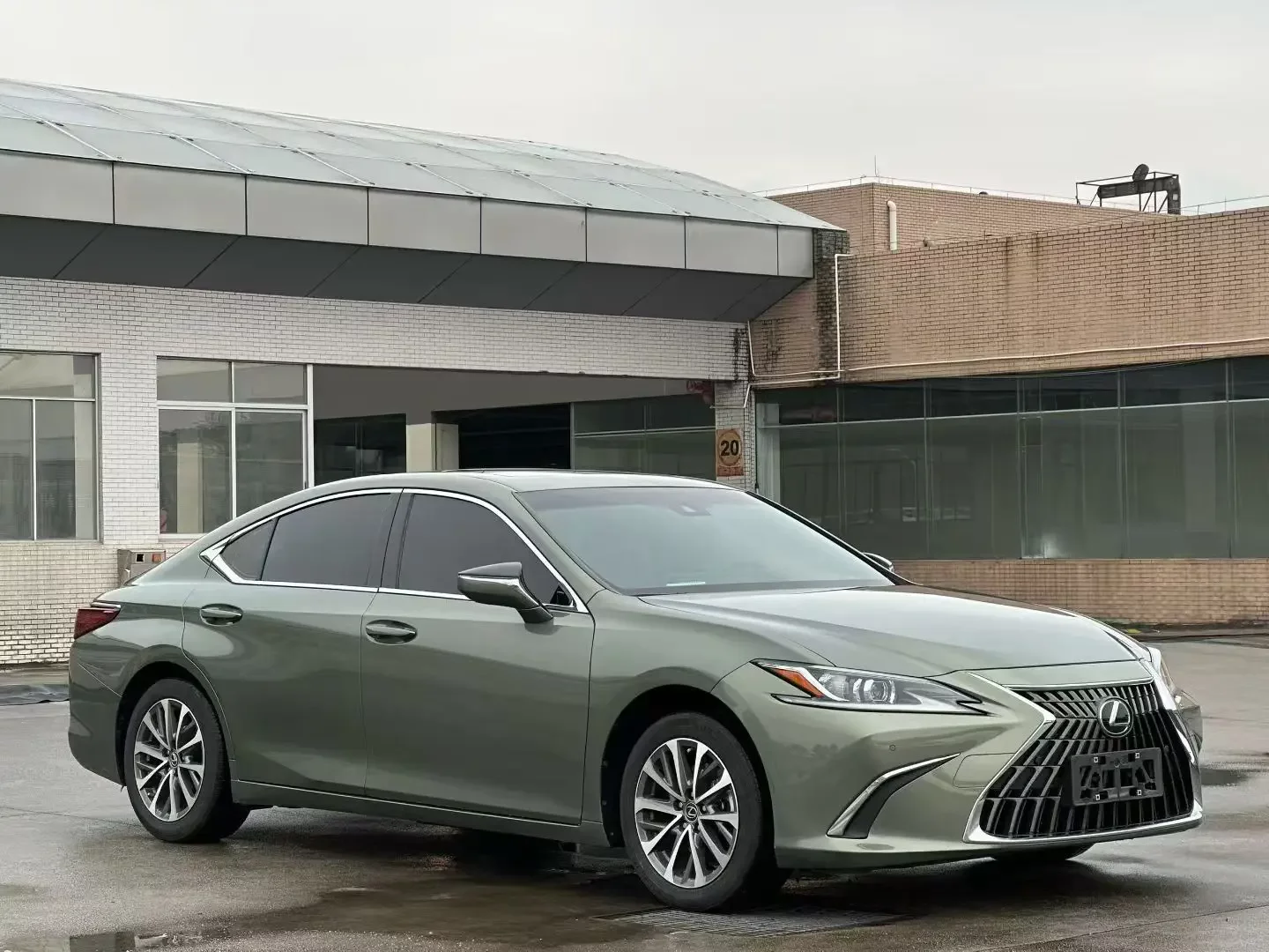 Lexus ES