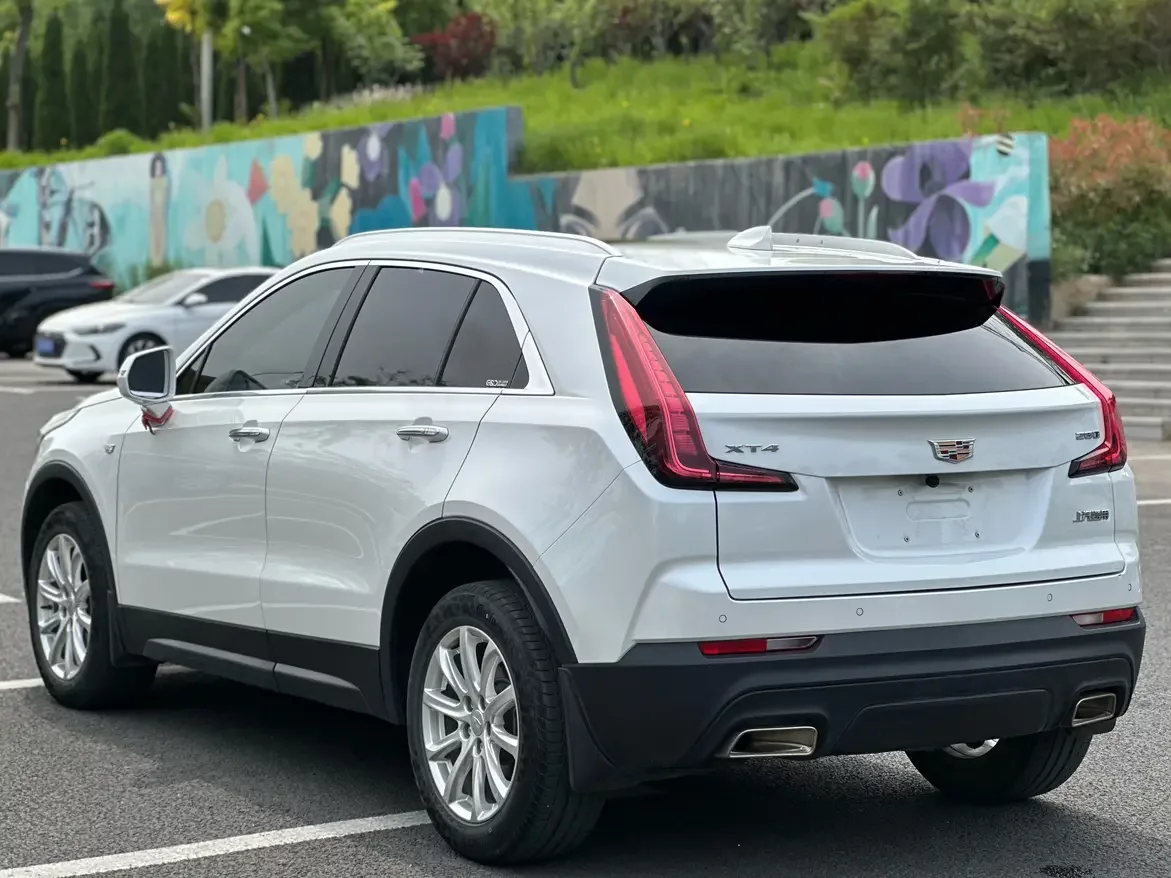 Cadillac XT4