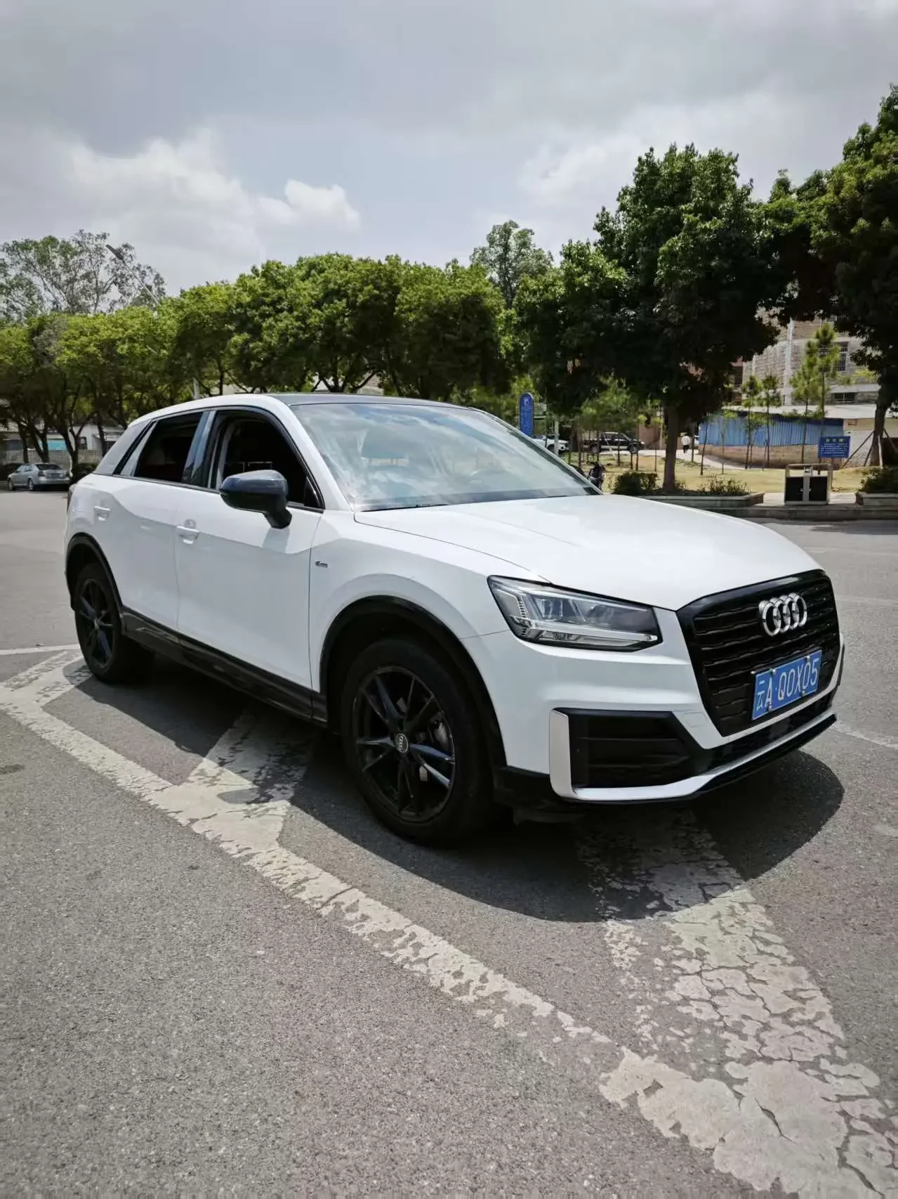 Audi Q2L