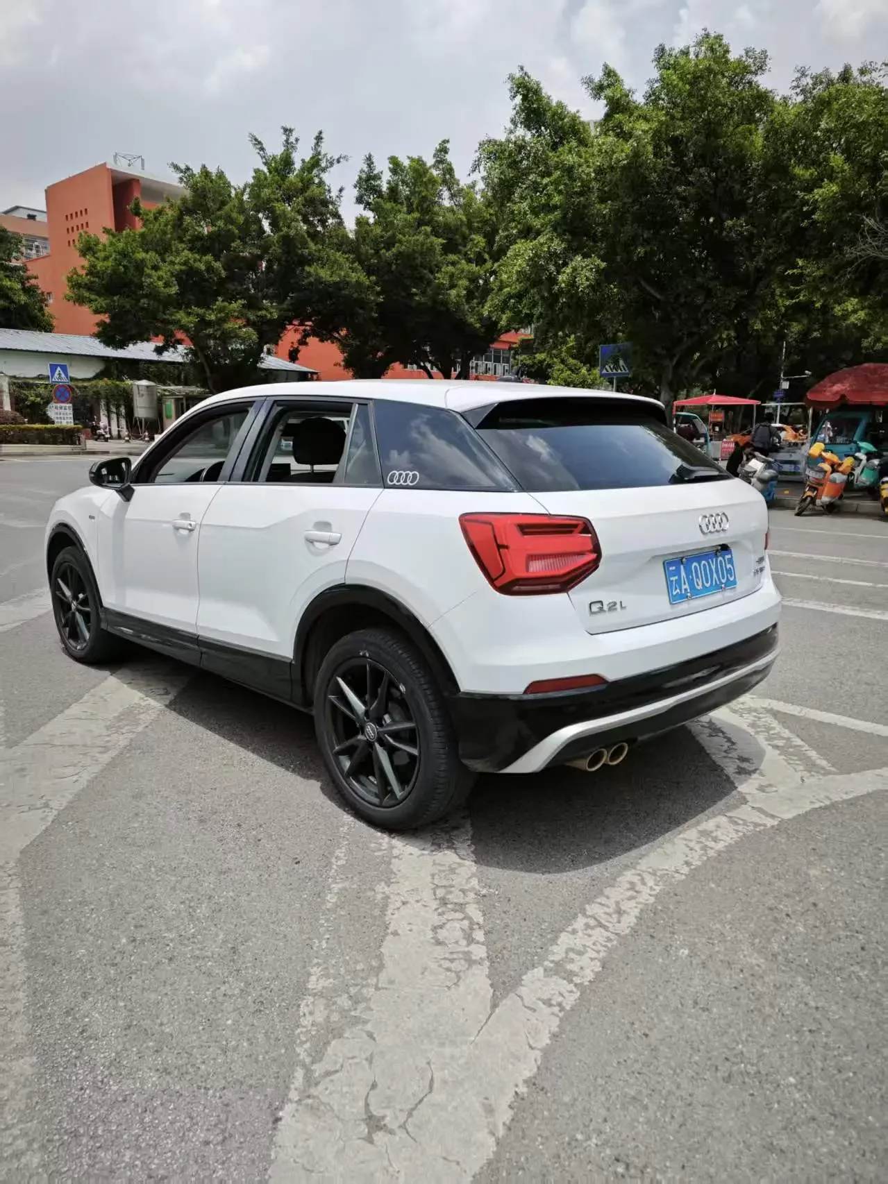 Audi Q2L