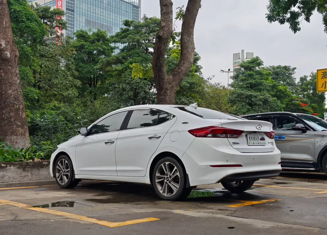 Hyundai lead