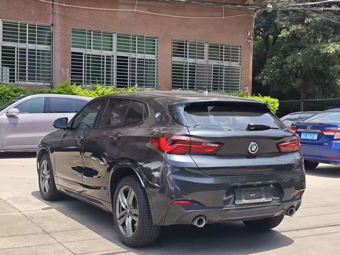 BMW X2