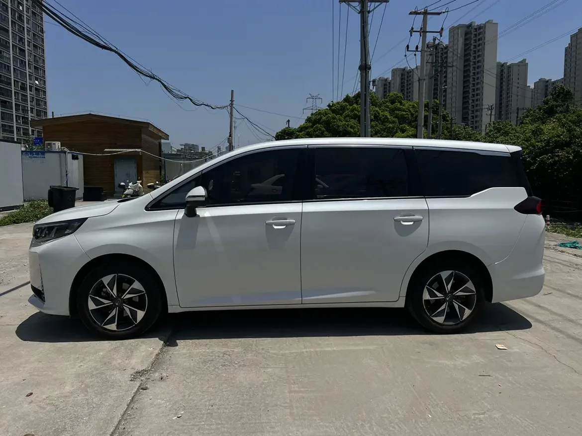 GAC Trumpchi M6