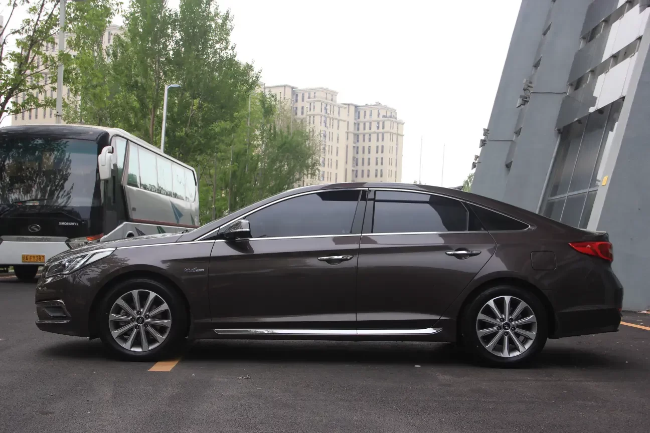 Hyundai sonata nine