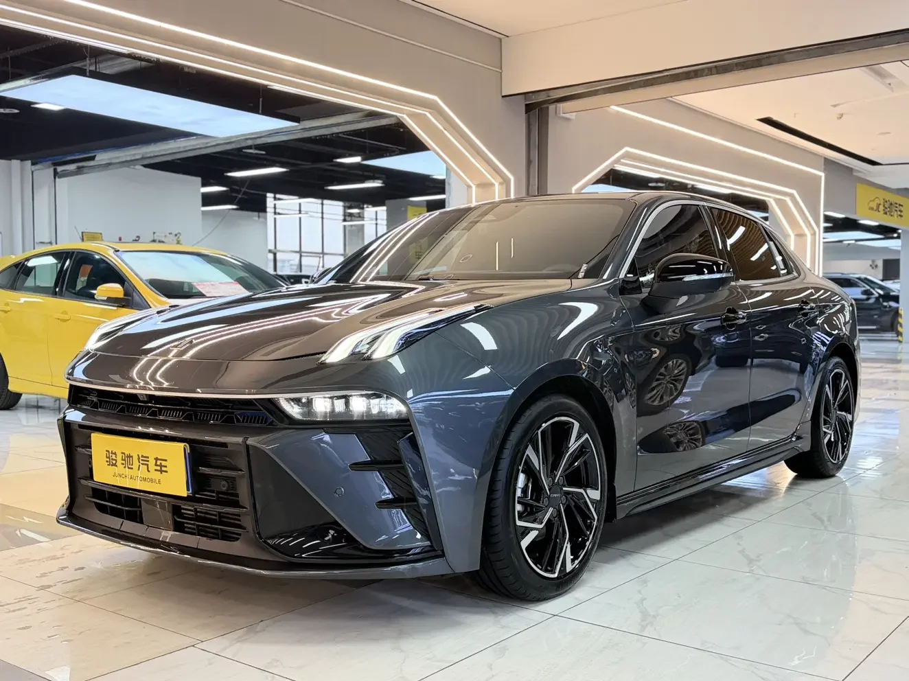 Lynk & Co 03