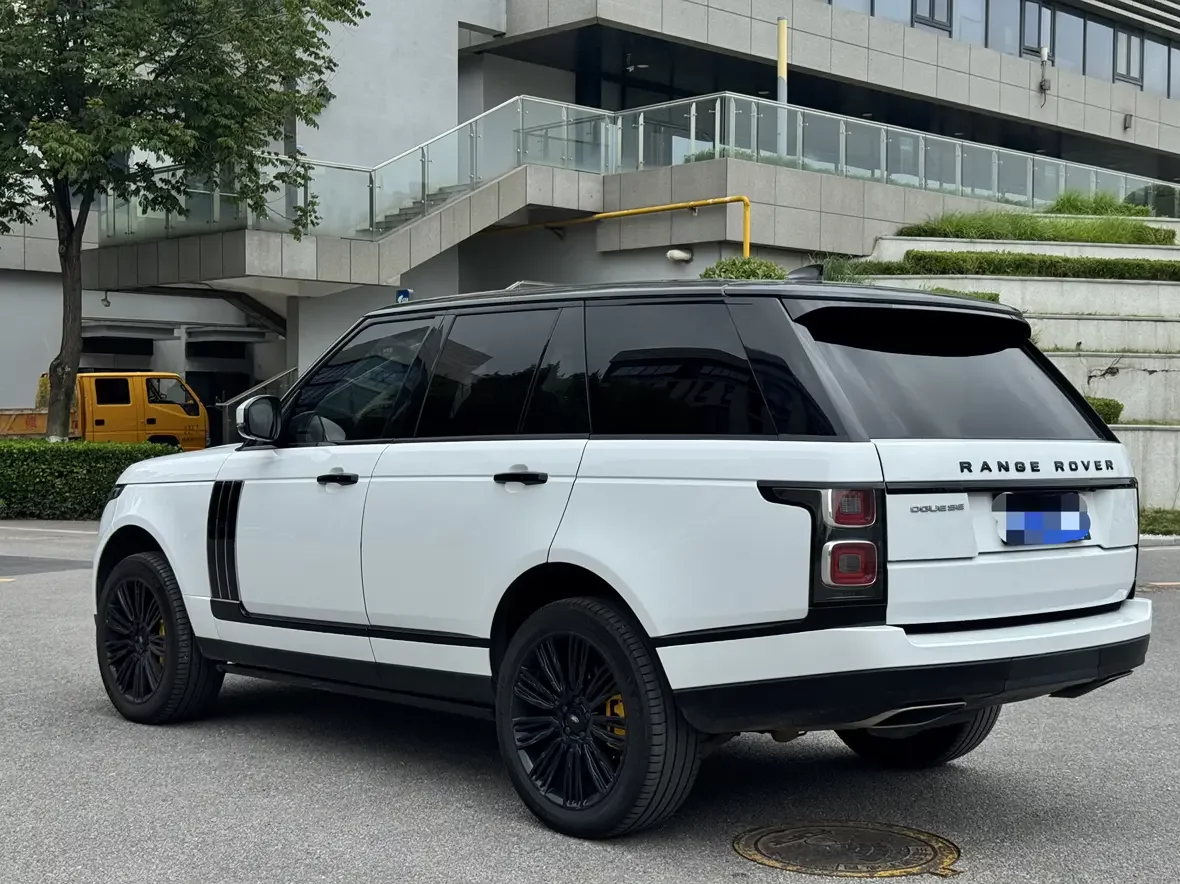 Land Rover range rover