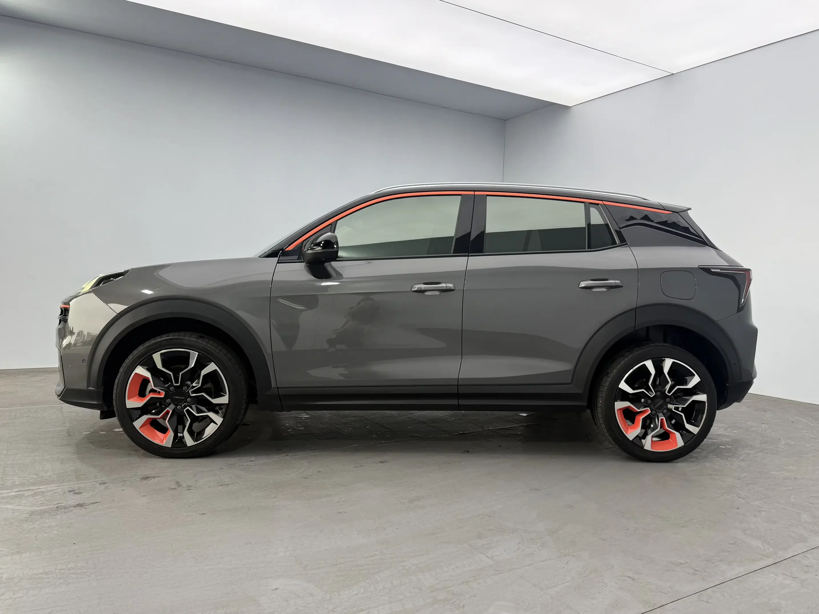 Lynk & Co 06