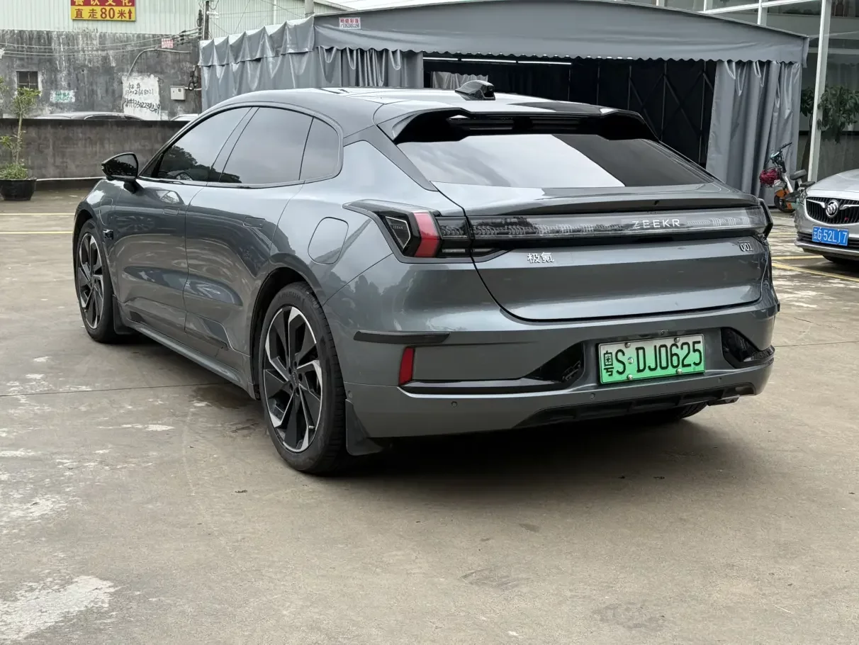 ZEEKR 001