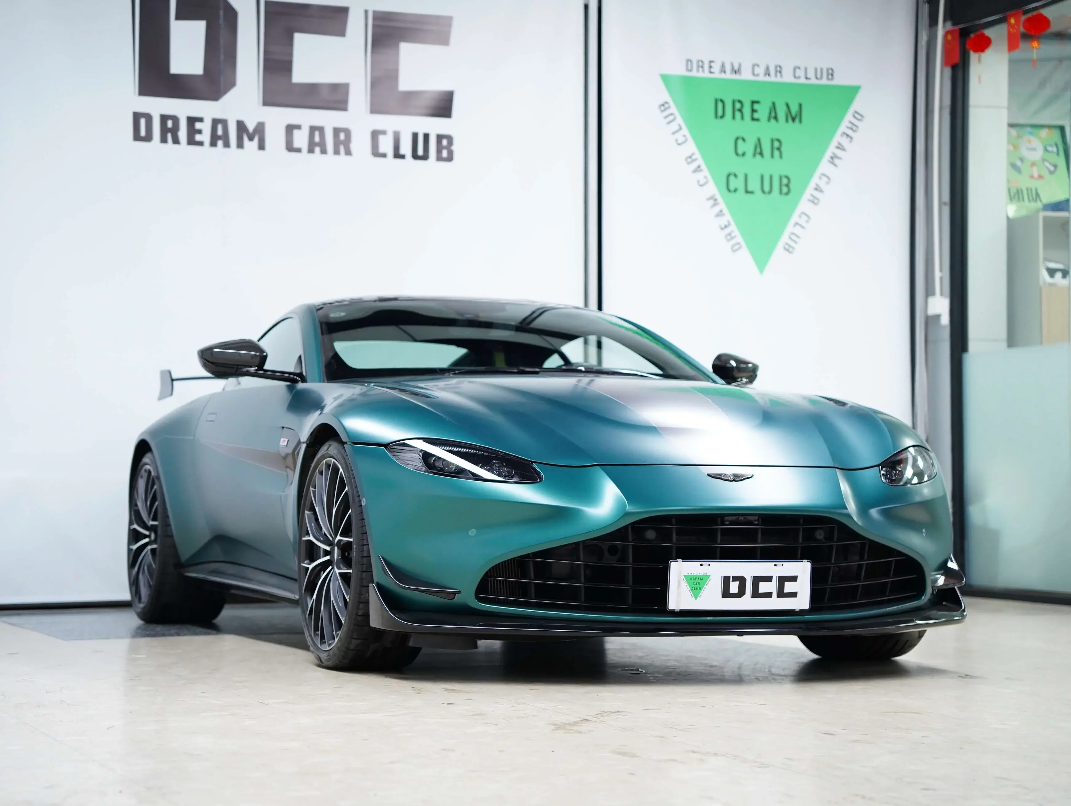 Aston Martin Vantage
