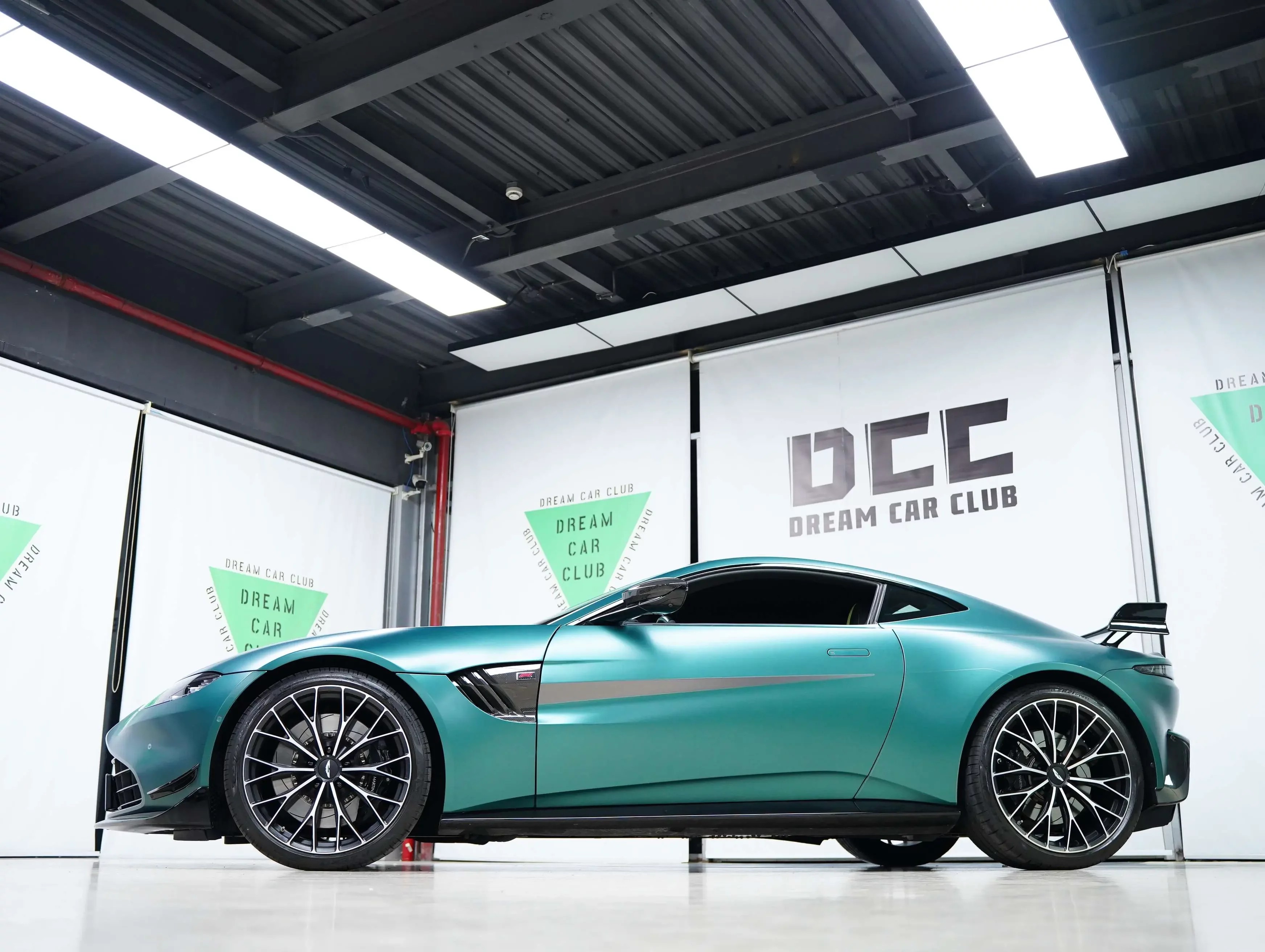 Aston Martin Vantage