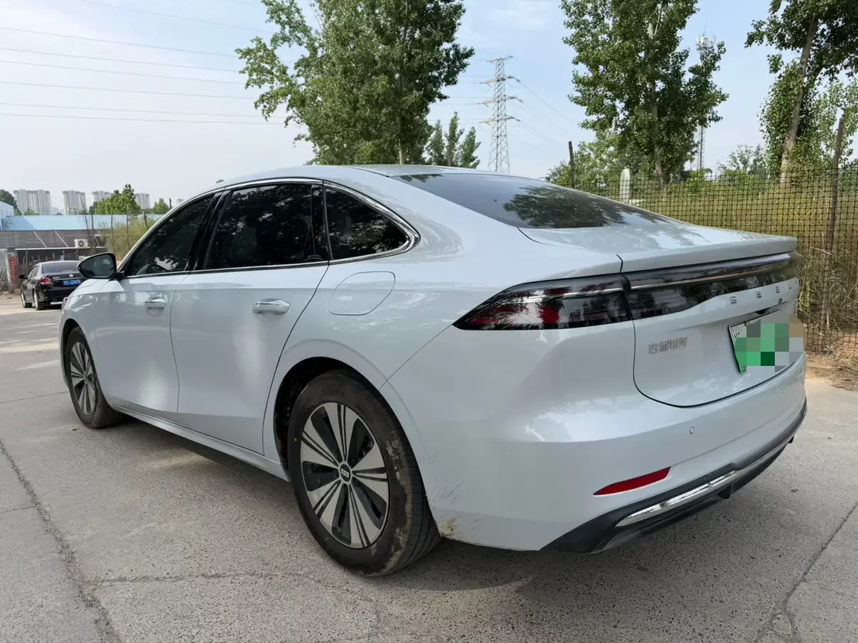 Geely Galaxy A7 EM
