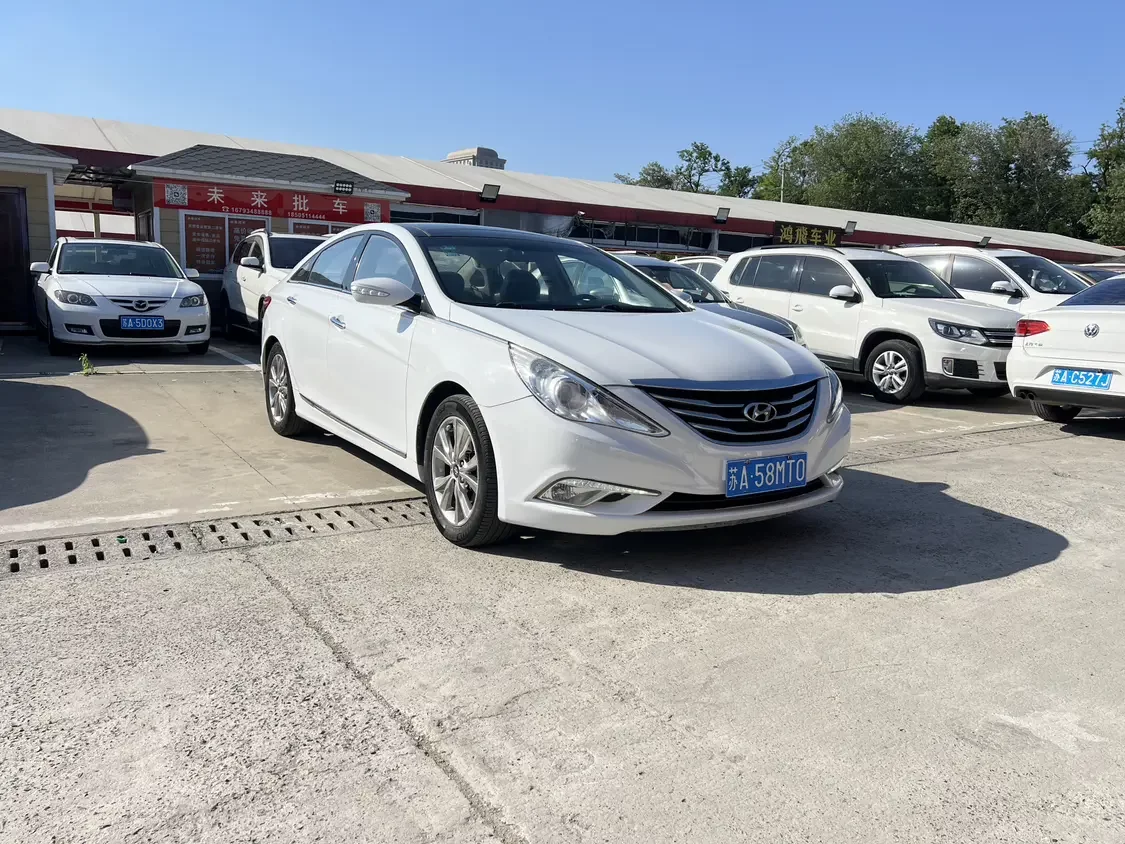 Hyundai sonata eight
