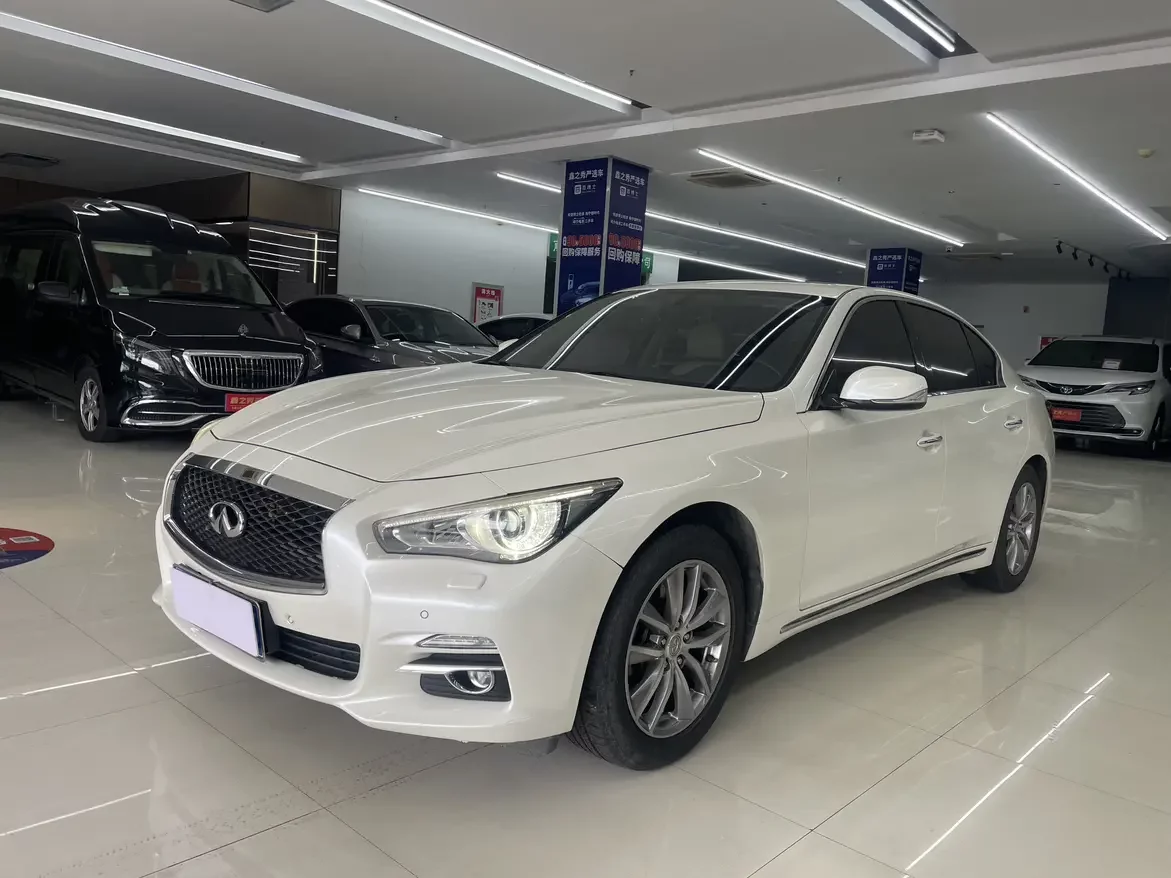 Infiniti Q50L