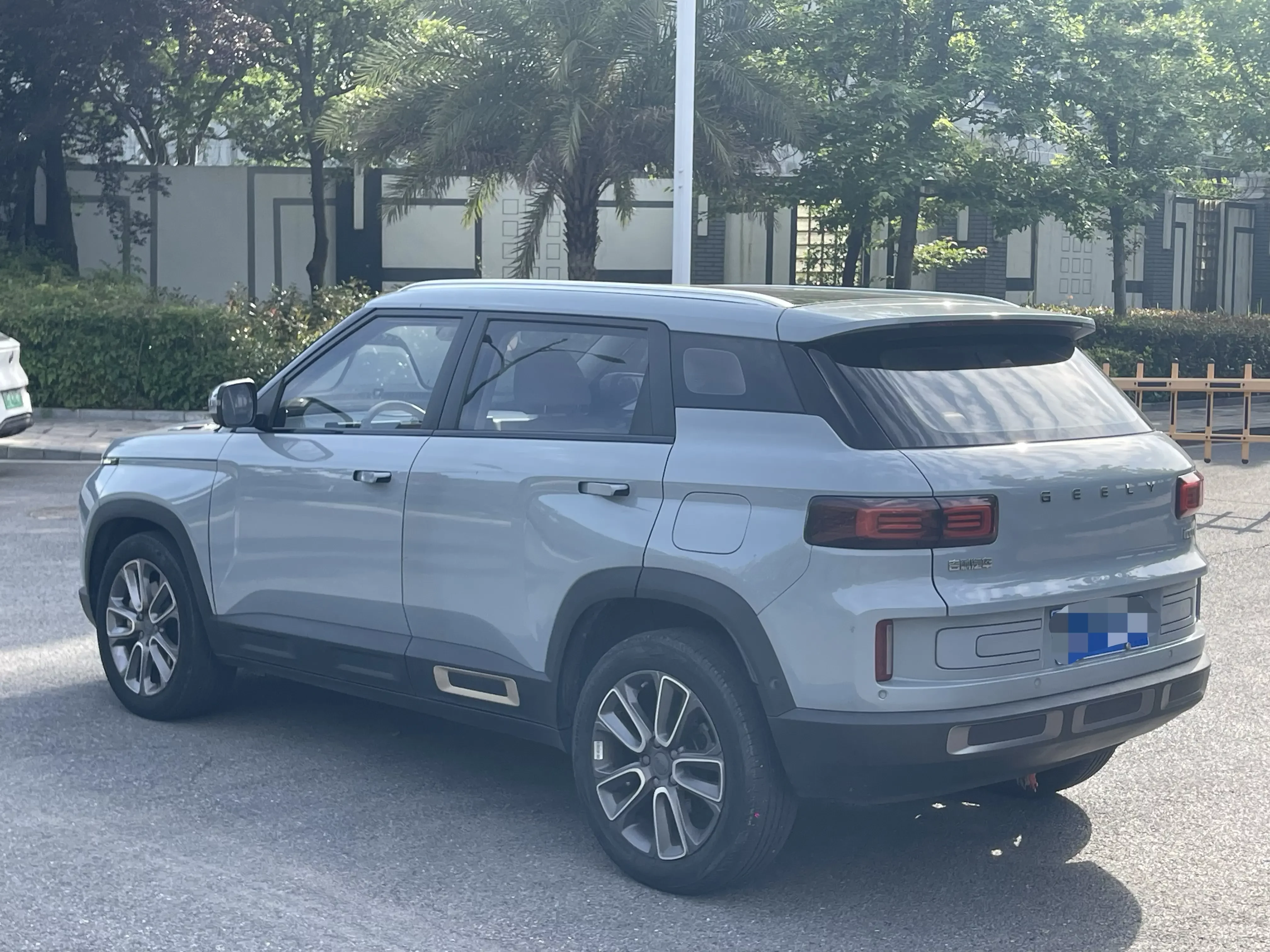 Geely ICON