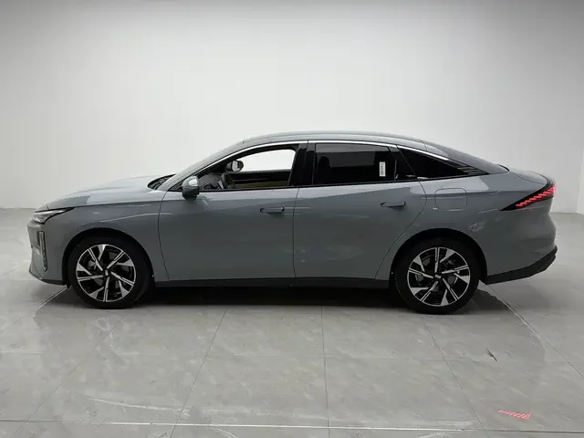 Geely Galaxy L6