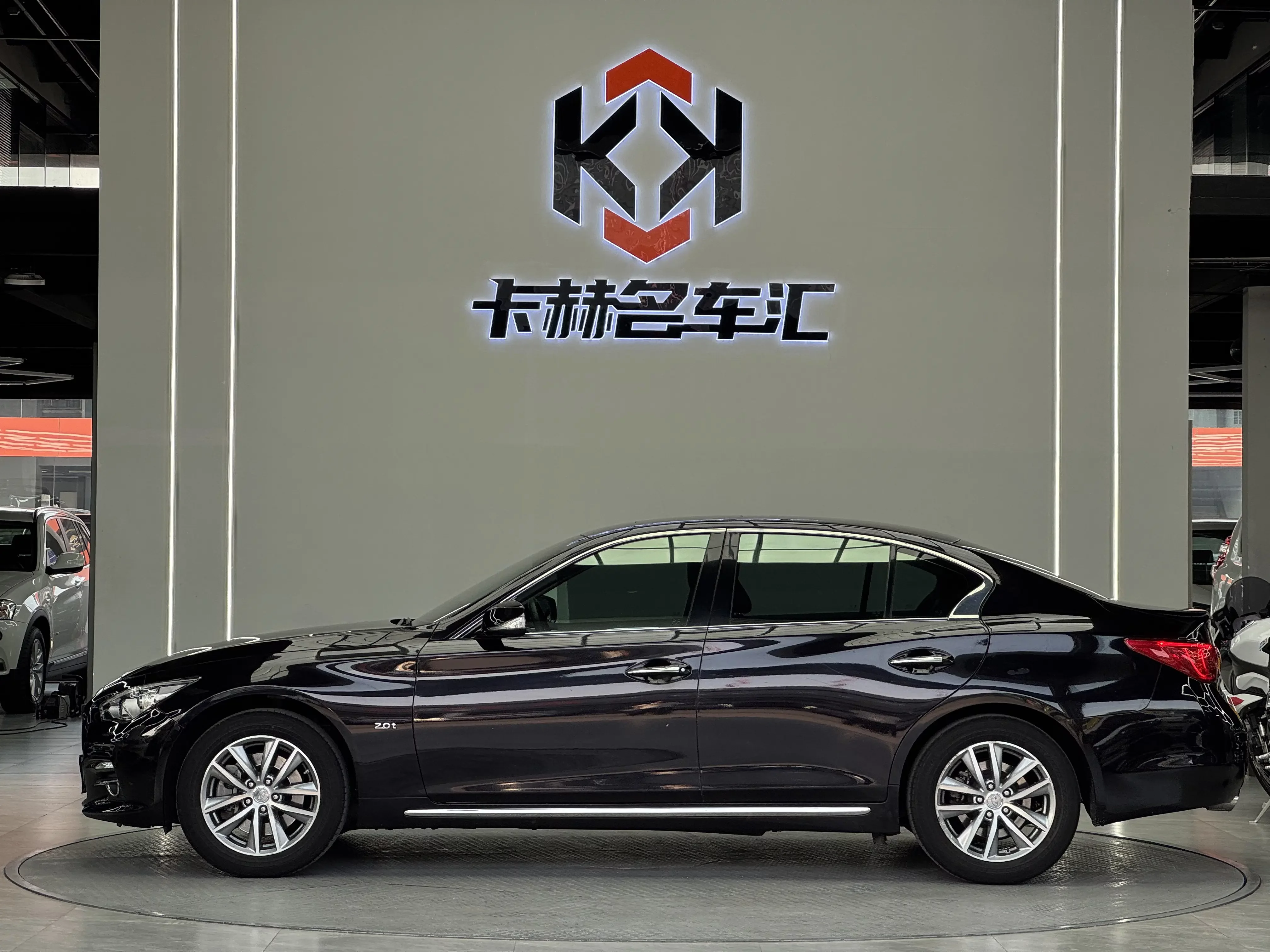 Infiniti Q50L