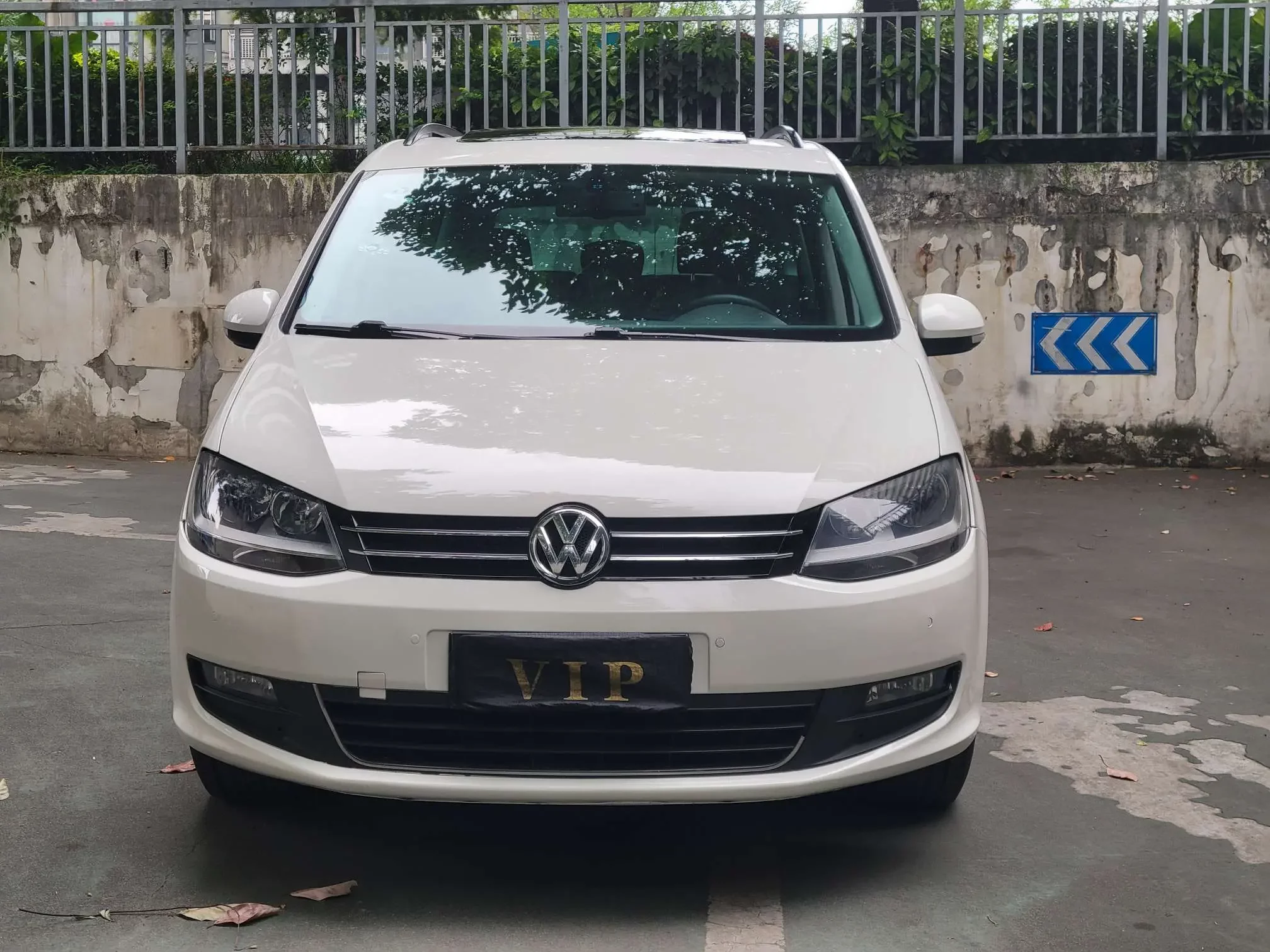Volkswagen Sharon