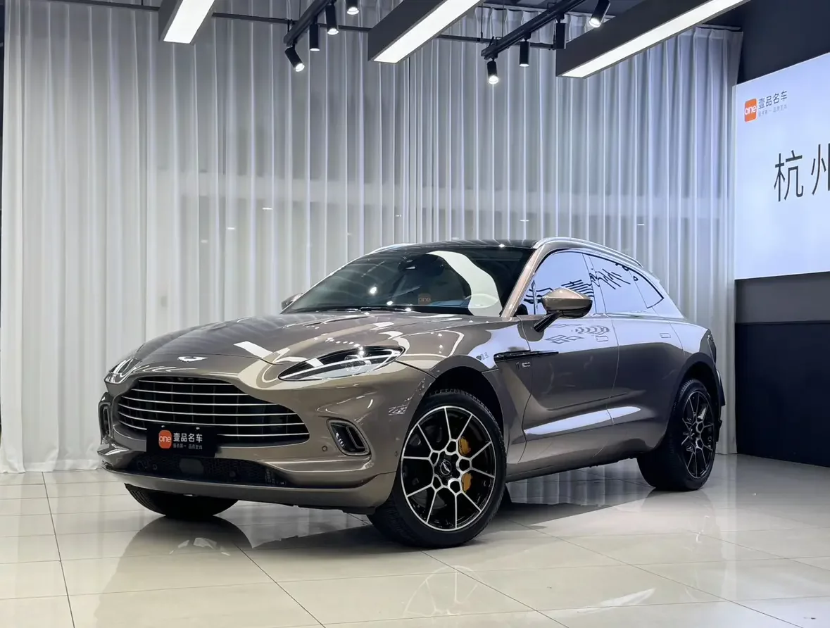 Aston Martin DBX