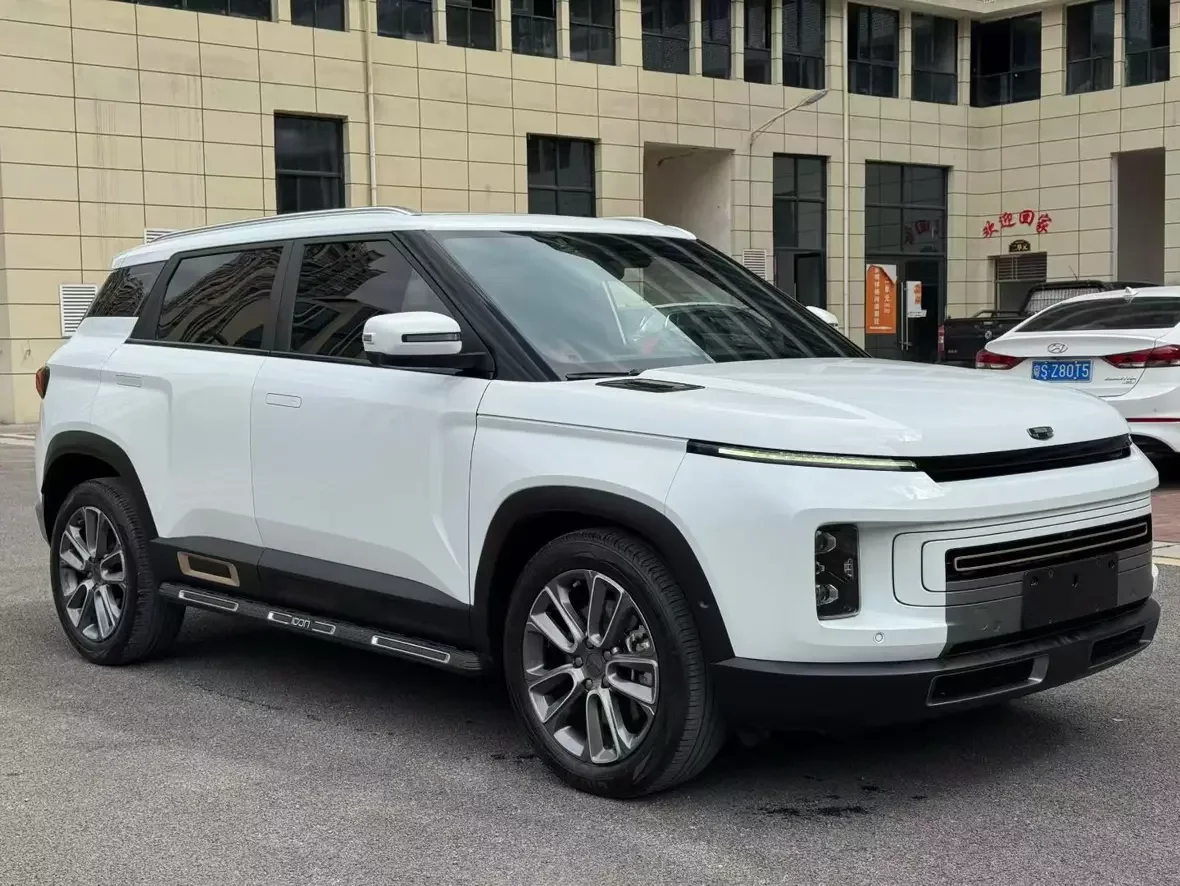 Geely ICON