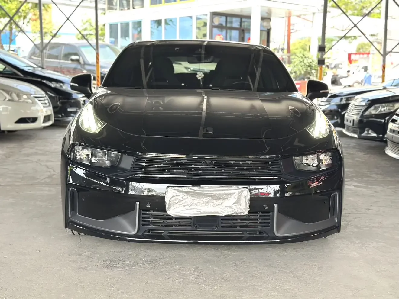 Lynk & Co 03