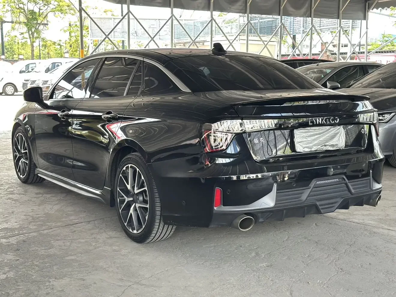 Lynk & Co 03