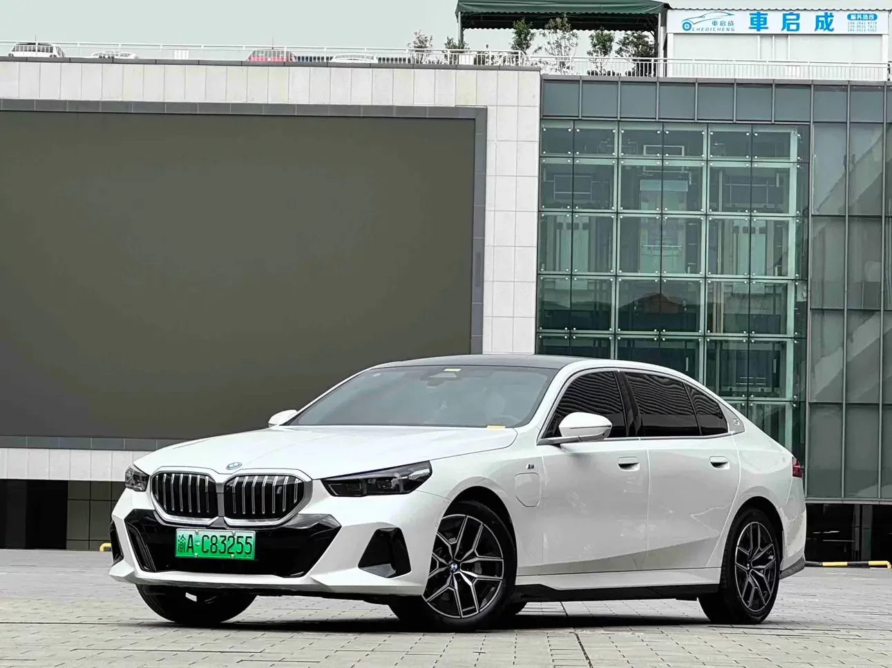 BMW i5