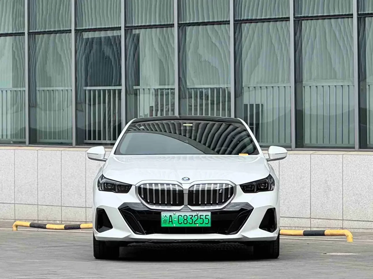 BMW i5