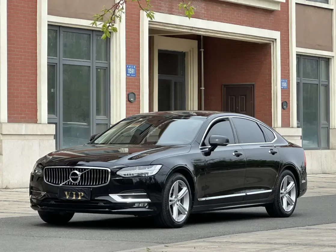 Volvo S90