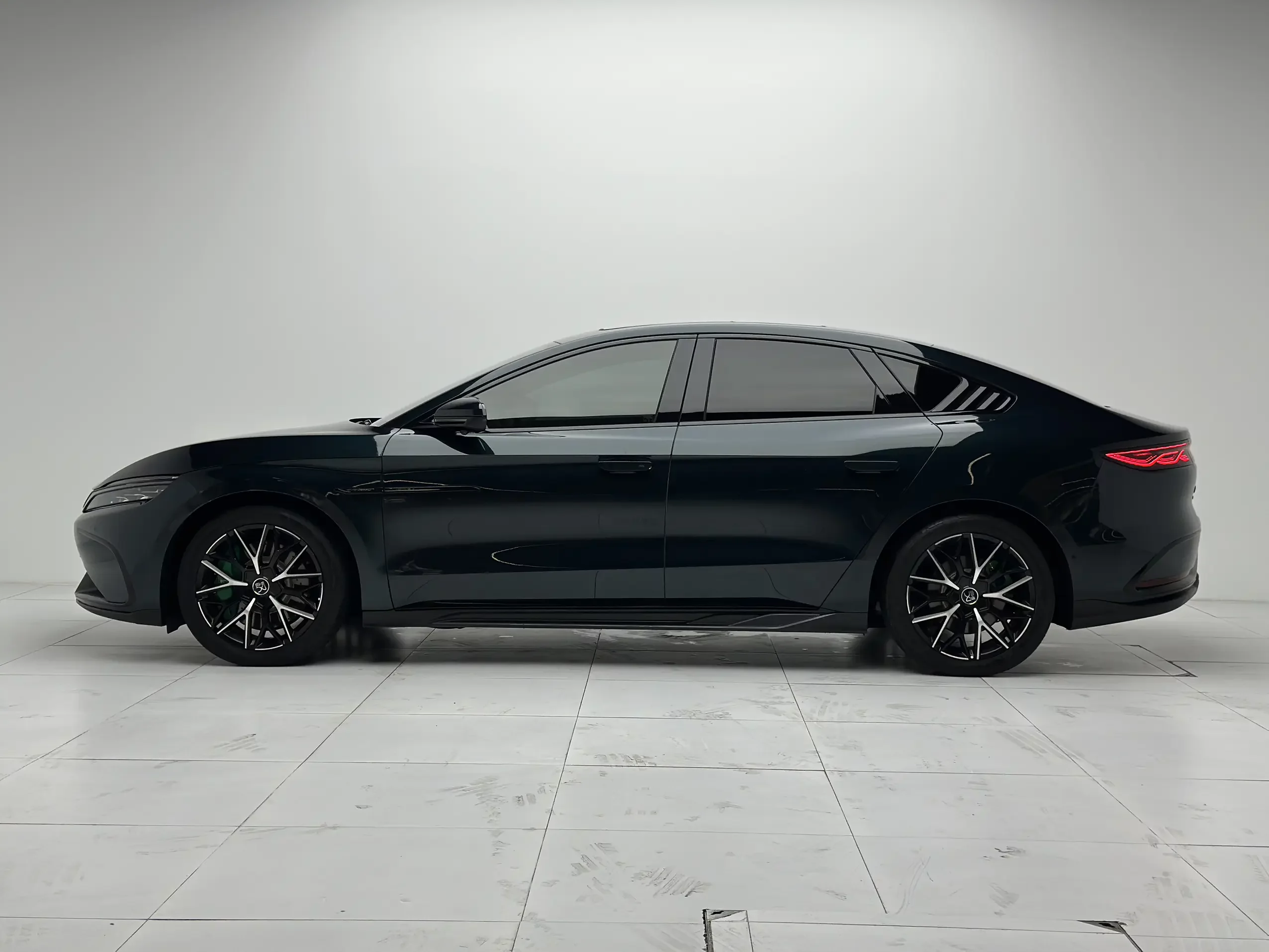 BYD Han EV