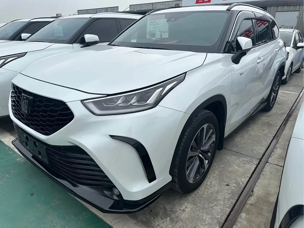 Toyota Crown Kluger