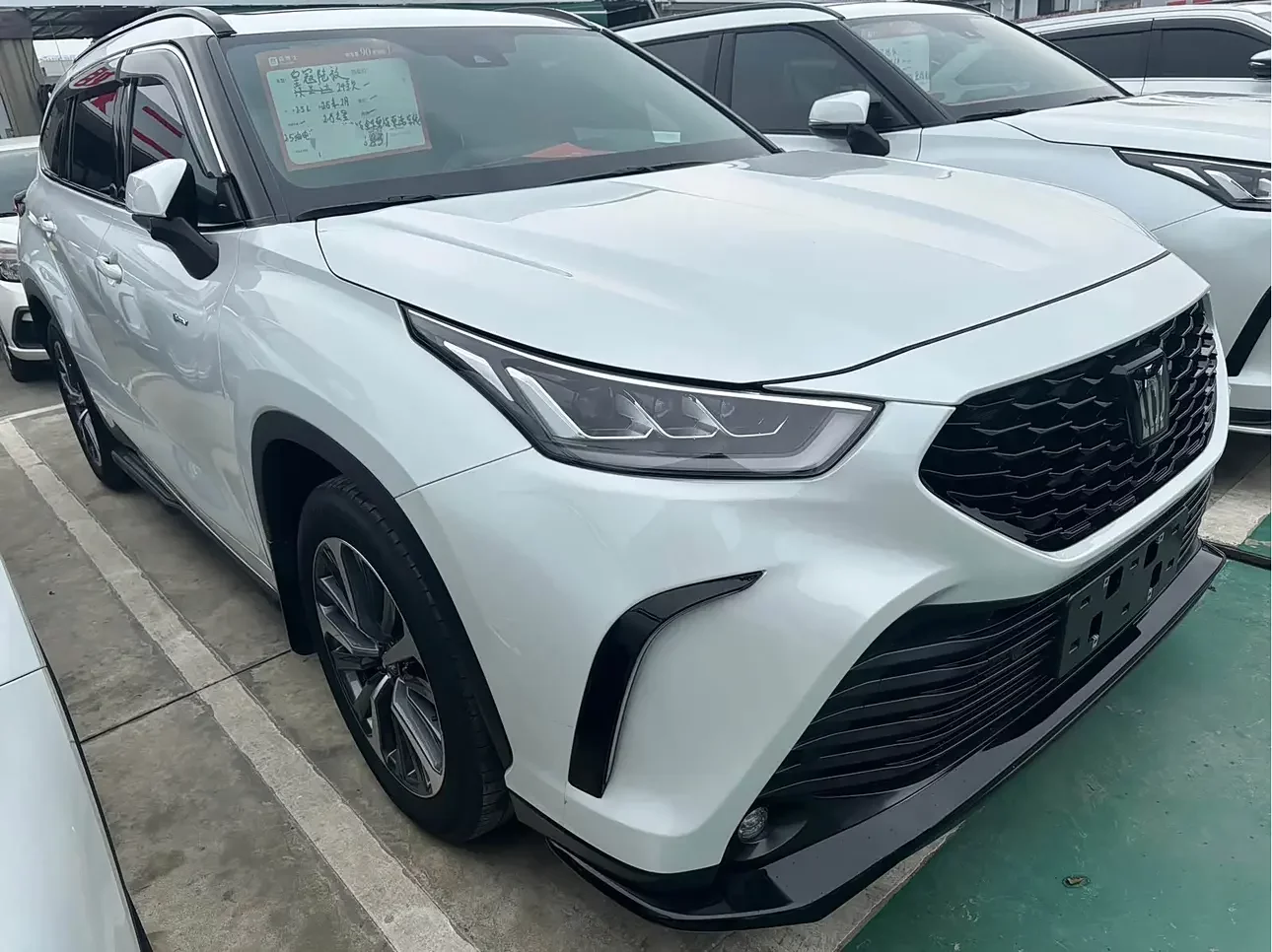 Toyota Crown Kluger