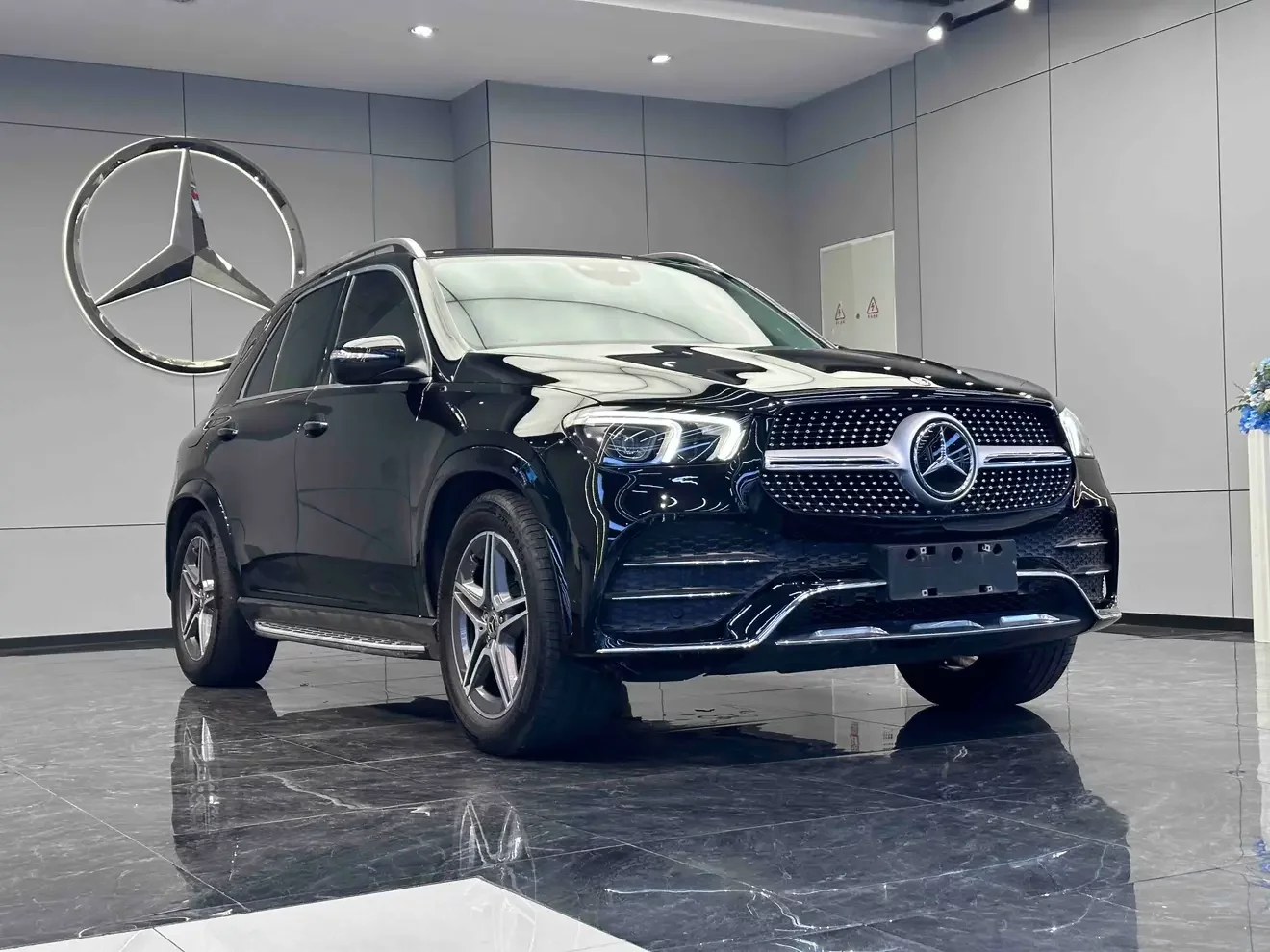 Mercedes-Benz GLE (Imported)