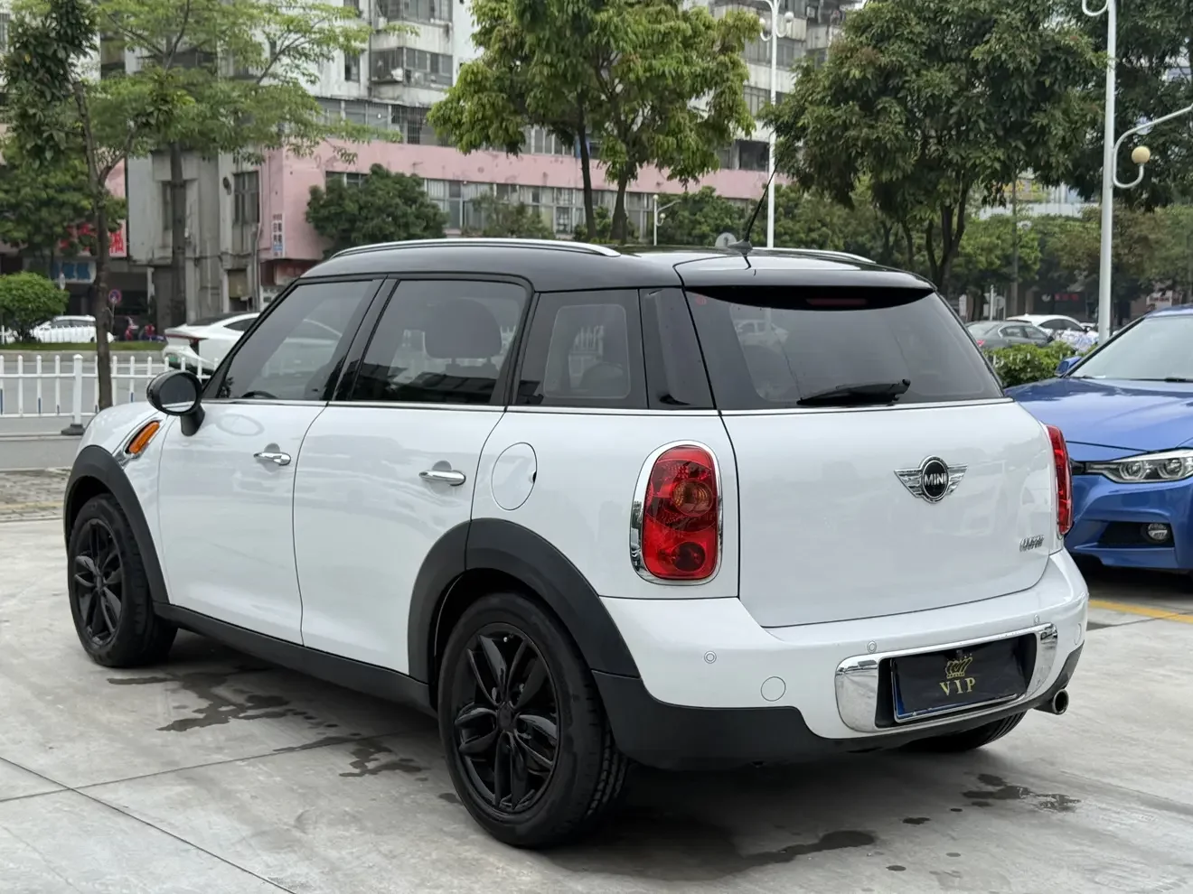 MINI COUNTRYMAN