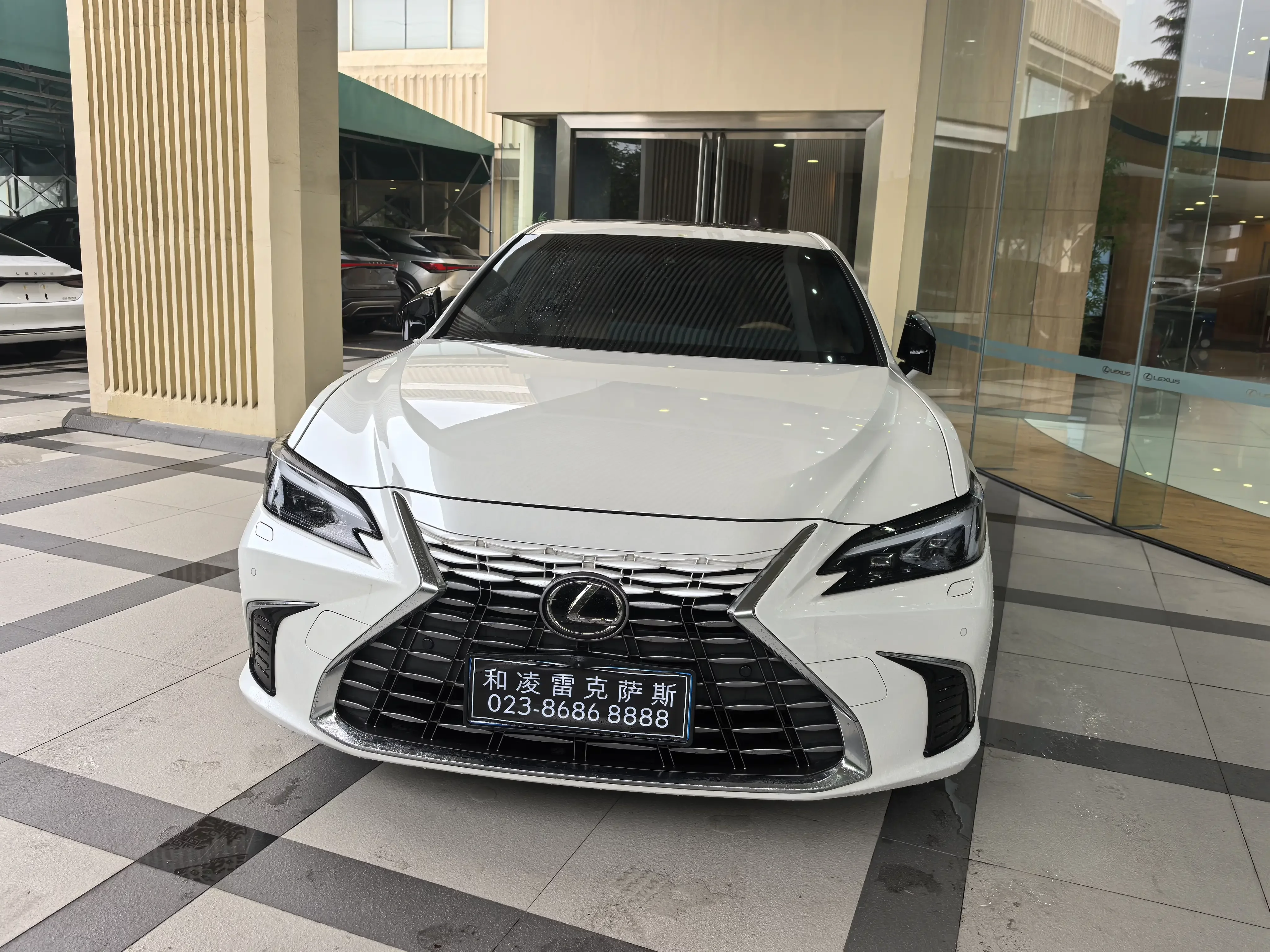 Lexus ES