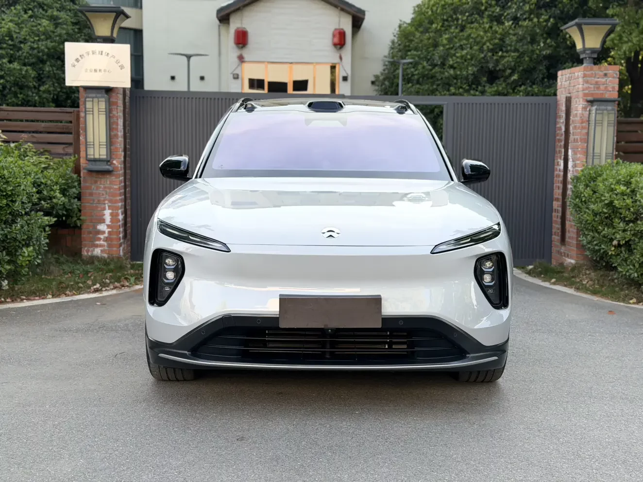 NIO ES6