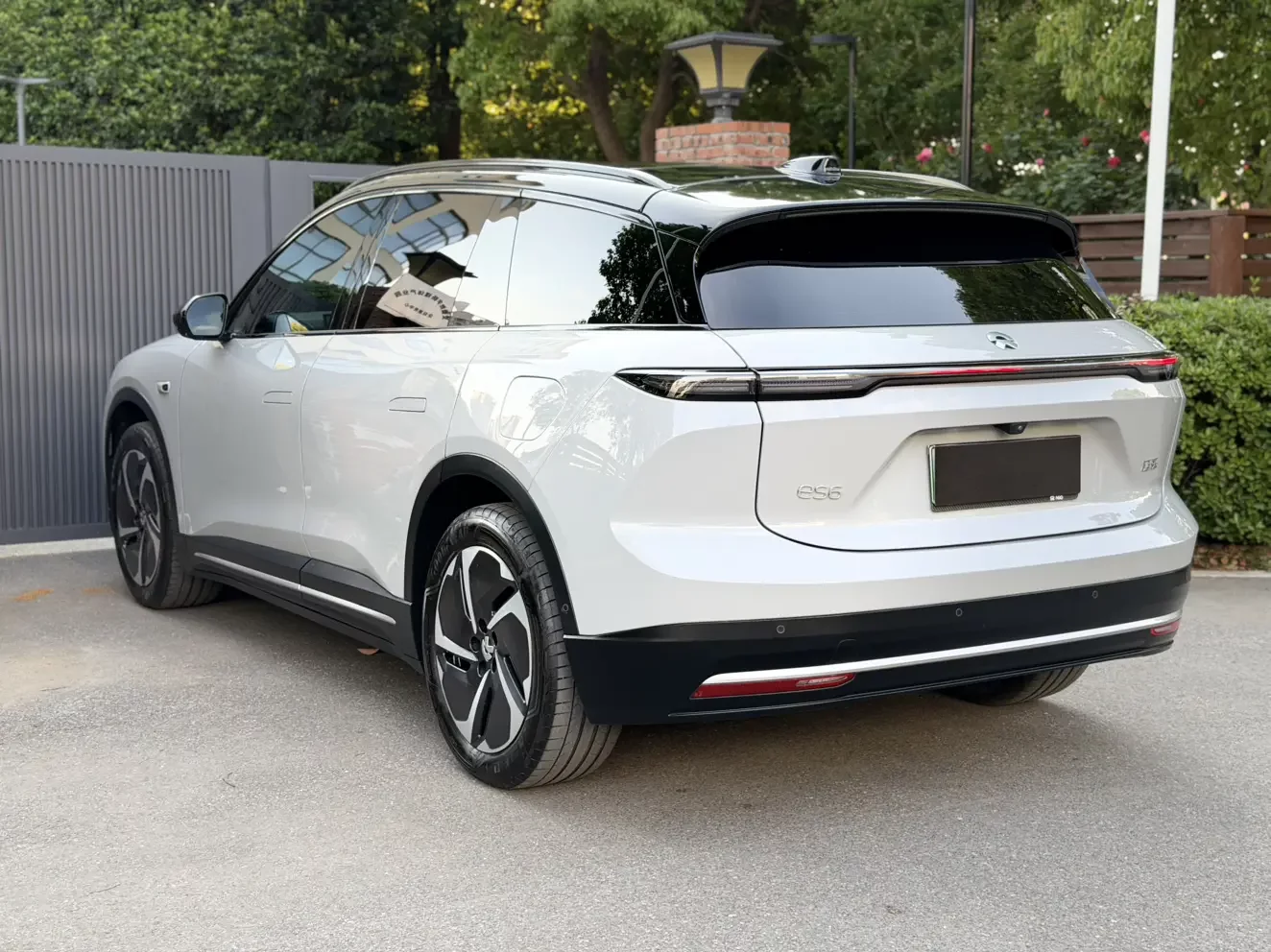 NIO ES6