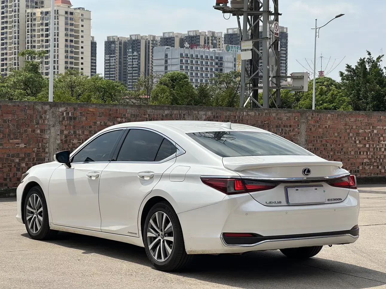 Lexus ES