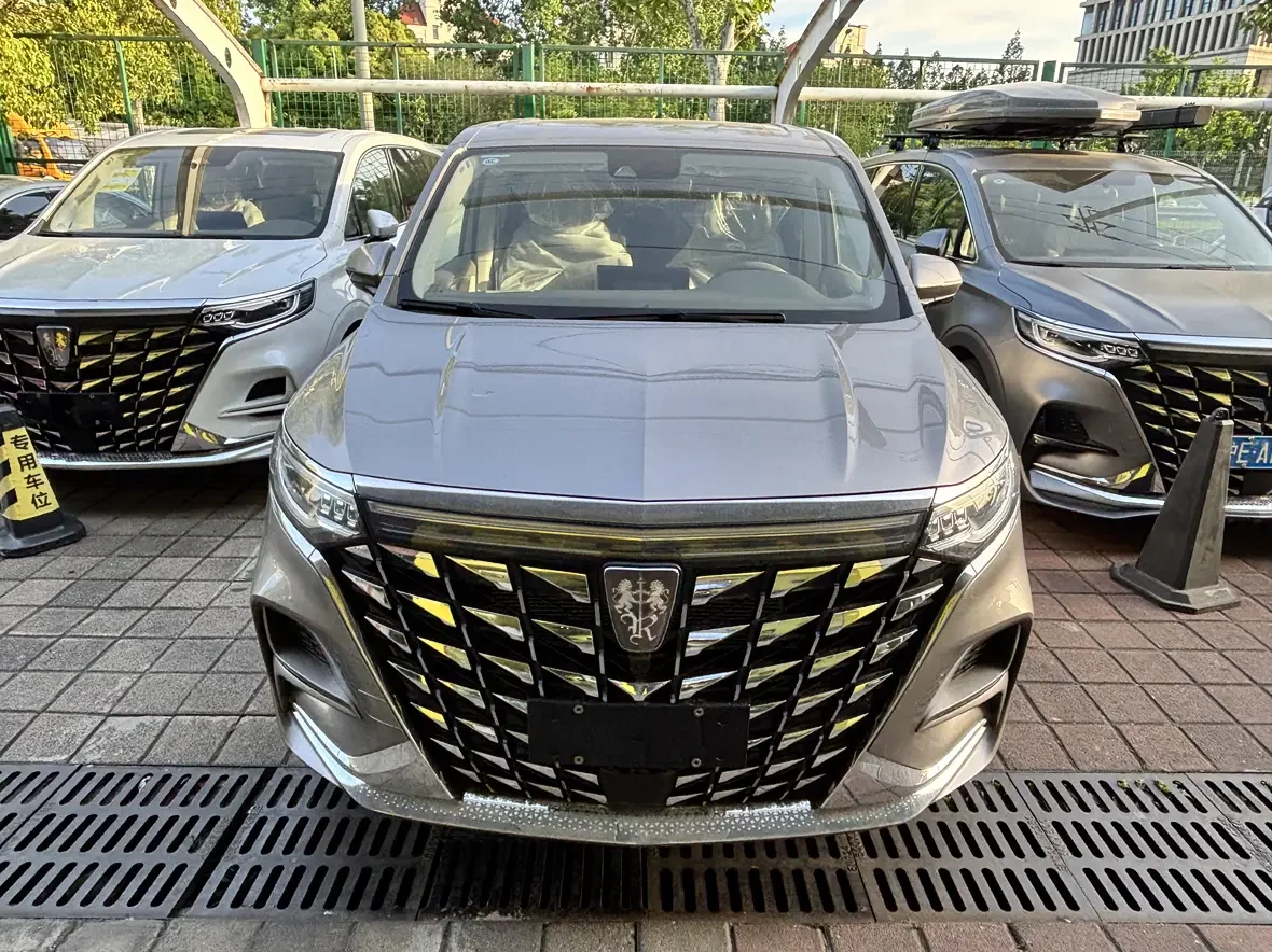 Roewe iMAX8