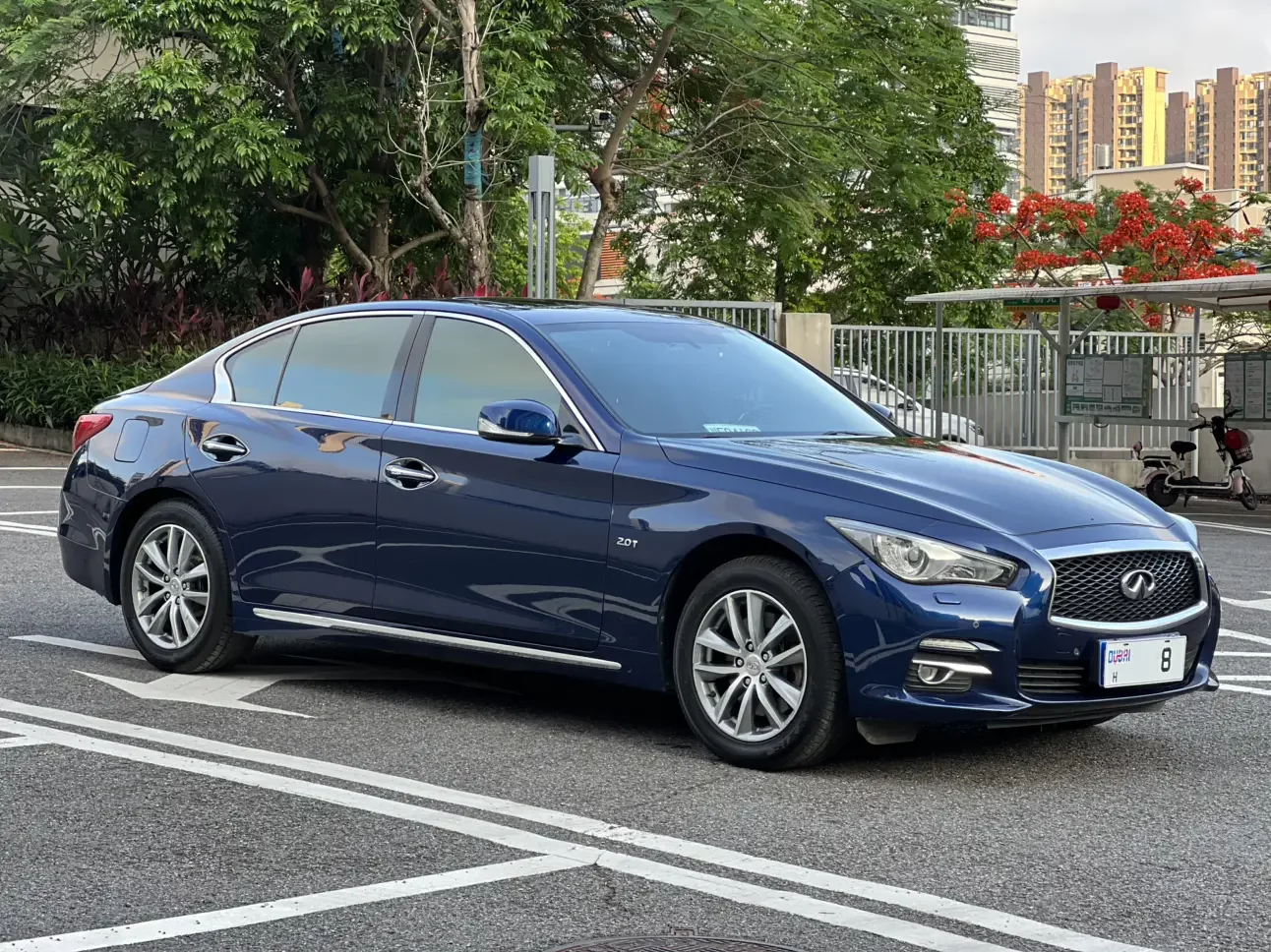 Infiniti Q50L