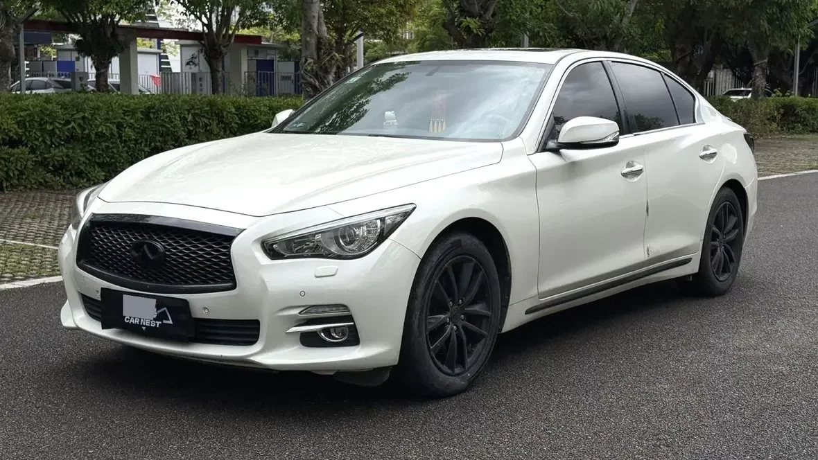 Infiniti Q50L