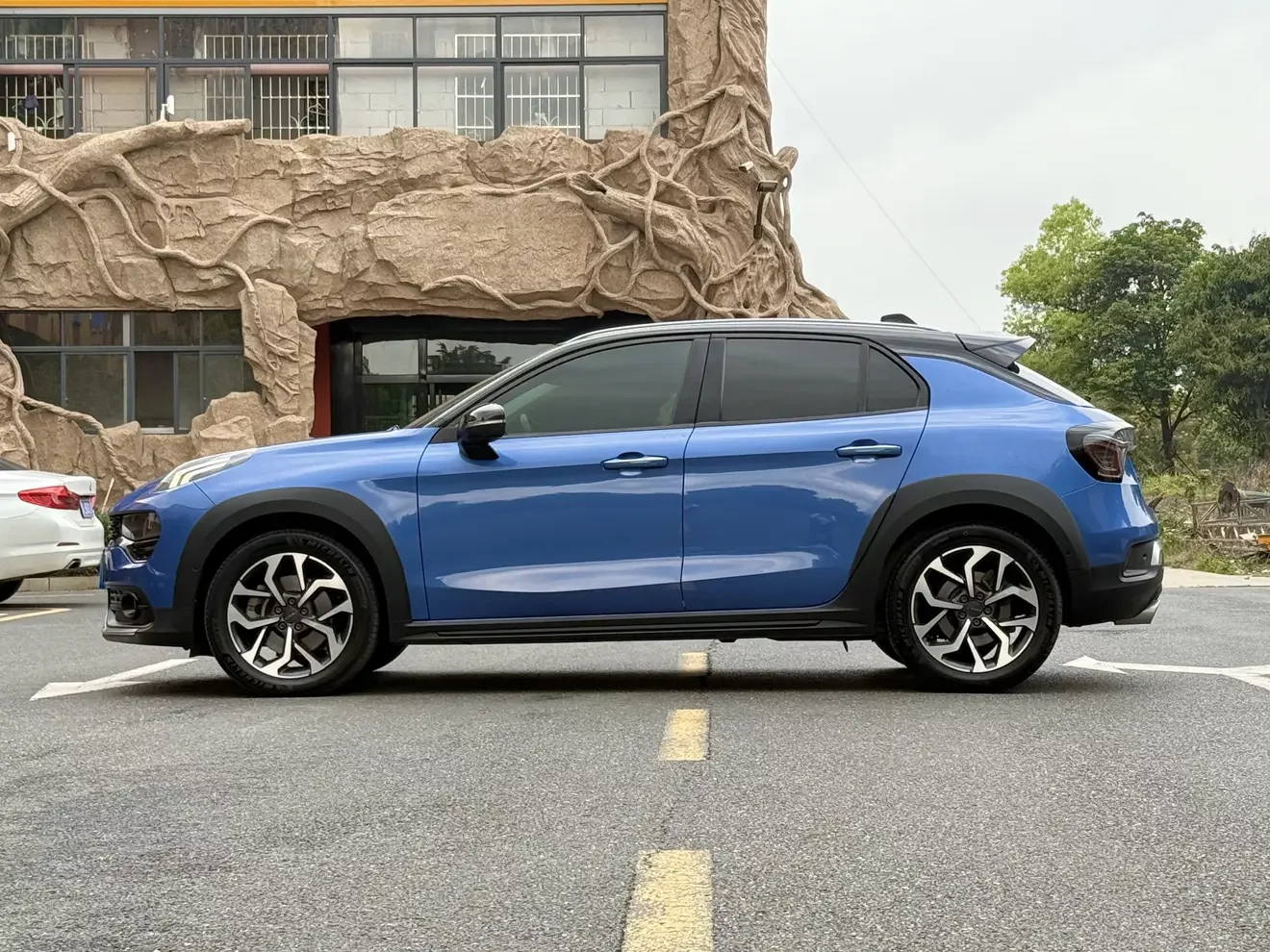 Lynk & Co 02