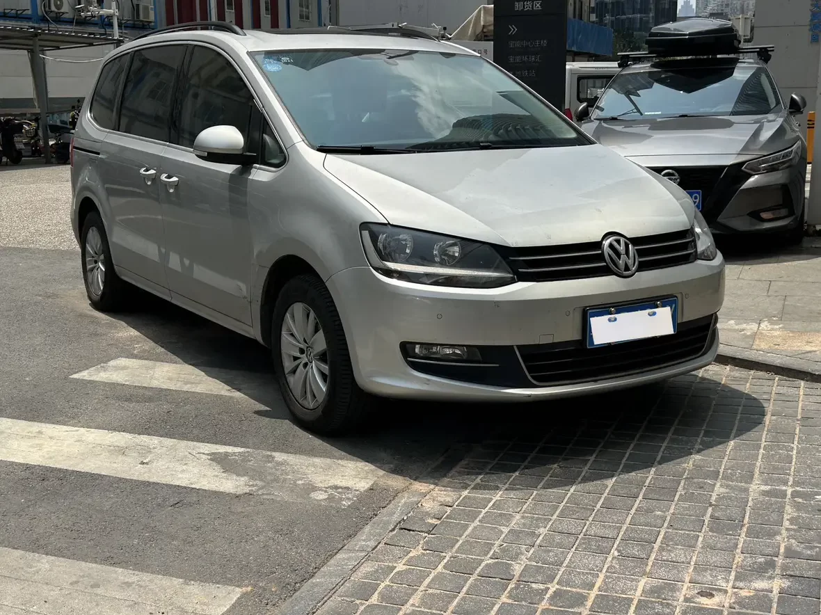 Volkswagen Sharon