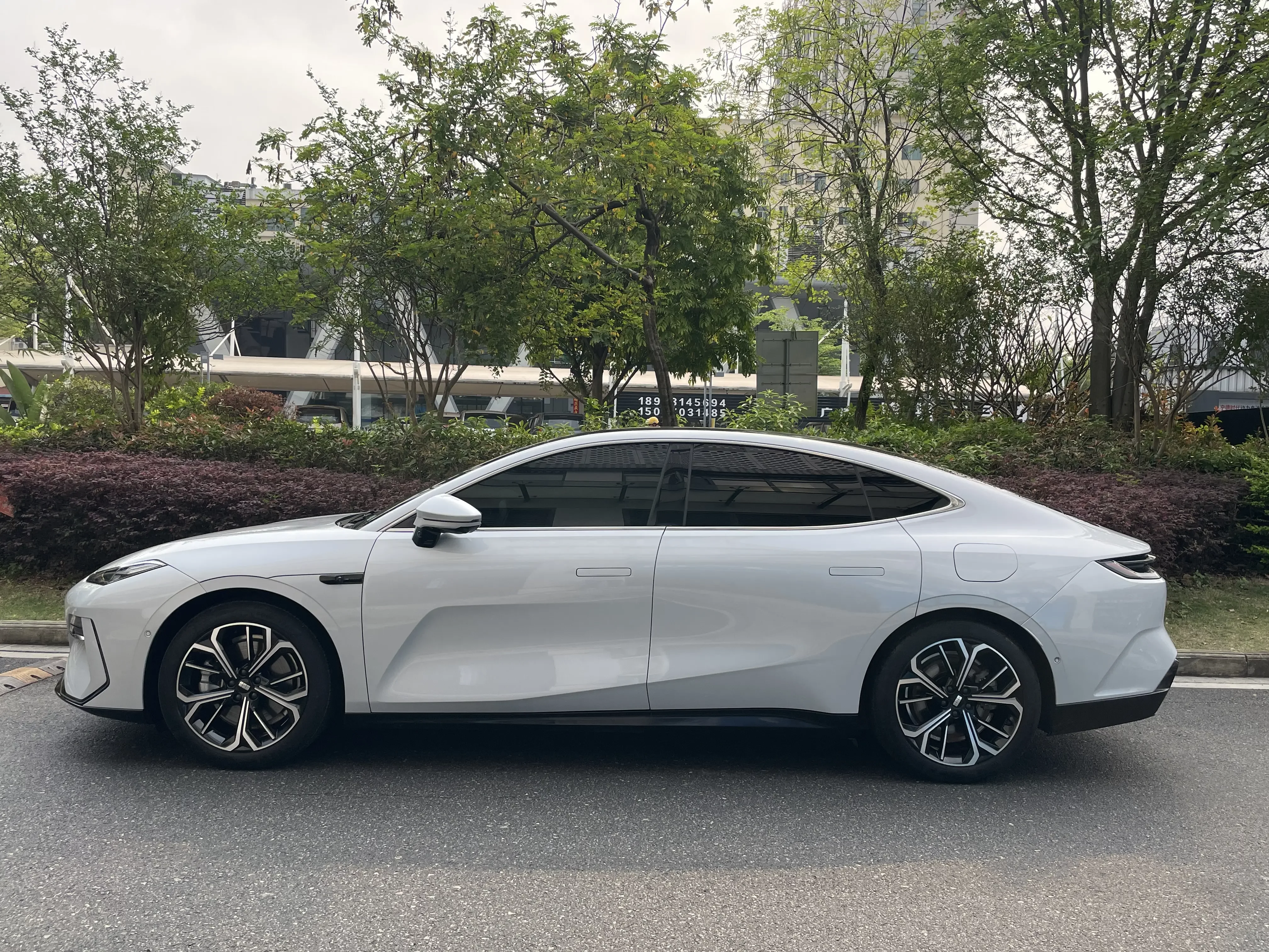 Geely Galaxy E8