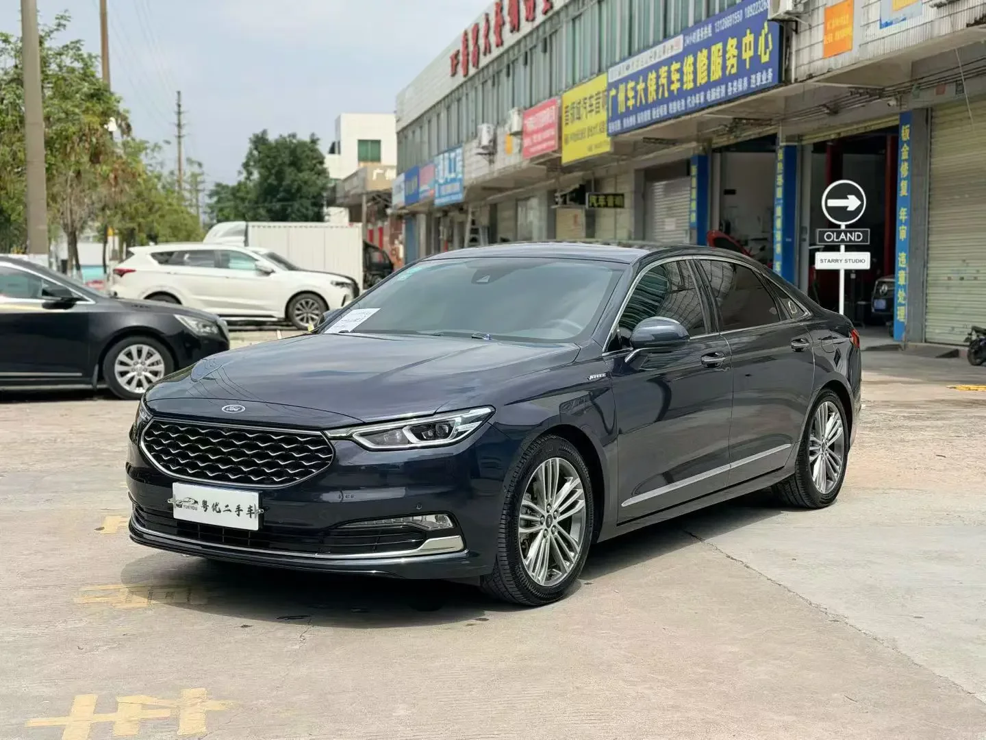 Ford Taurus