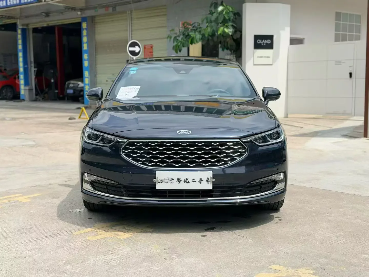 Ford Taurus